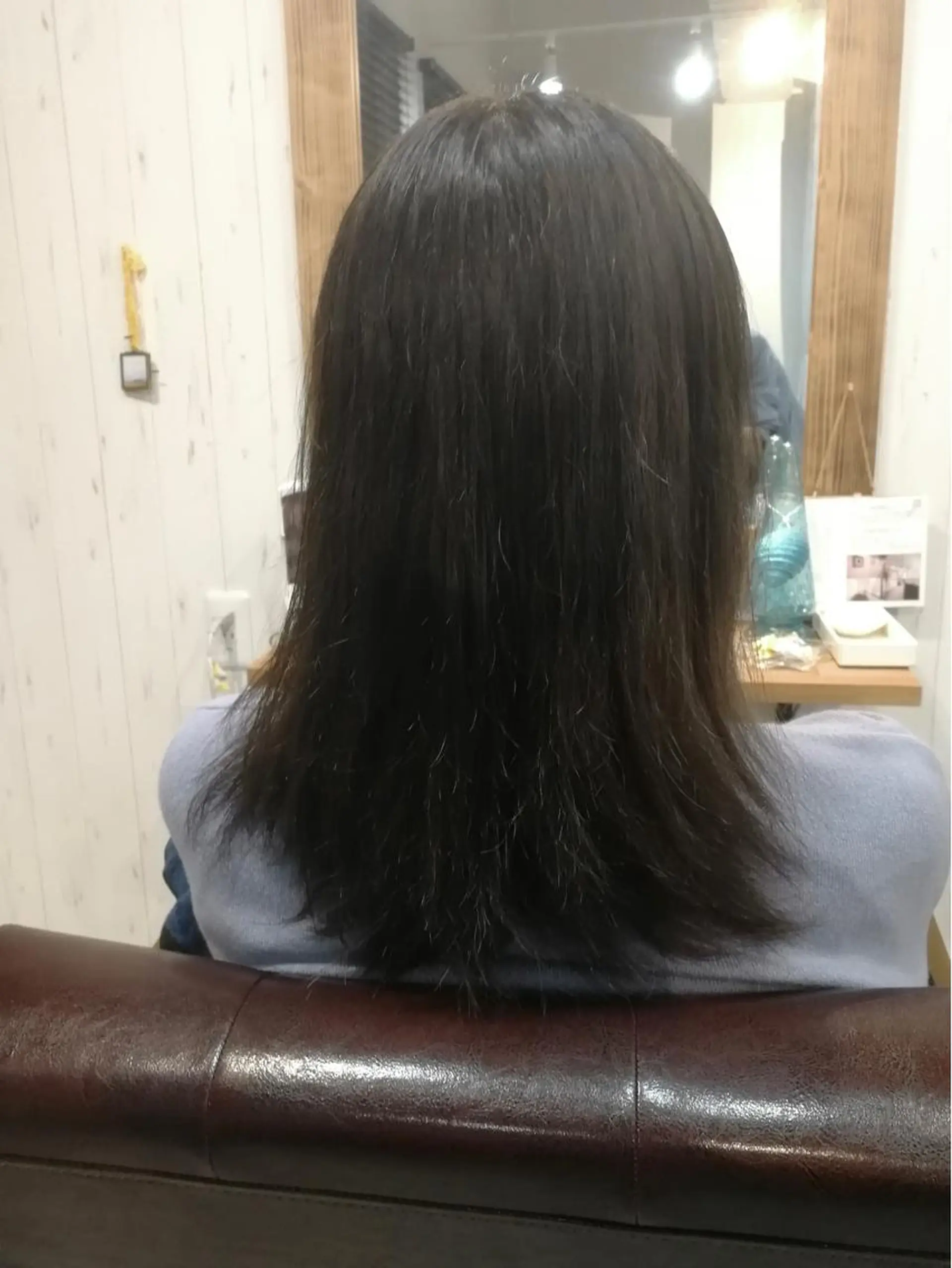 セミロング カラー ブラウンカラー 透明感カラー 小阪 将司のヘアスタイル