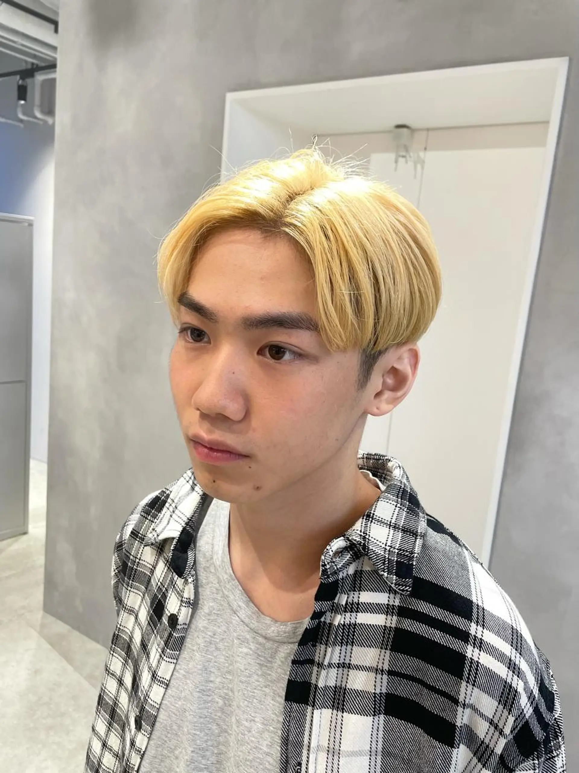 ショート カラー メンズ ブロンド・ハイトーン ／遠藤将太のヘアスタイル