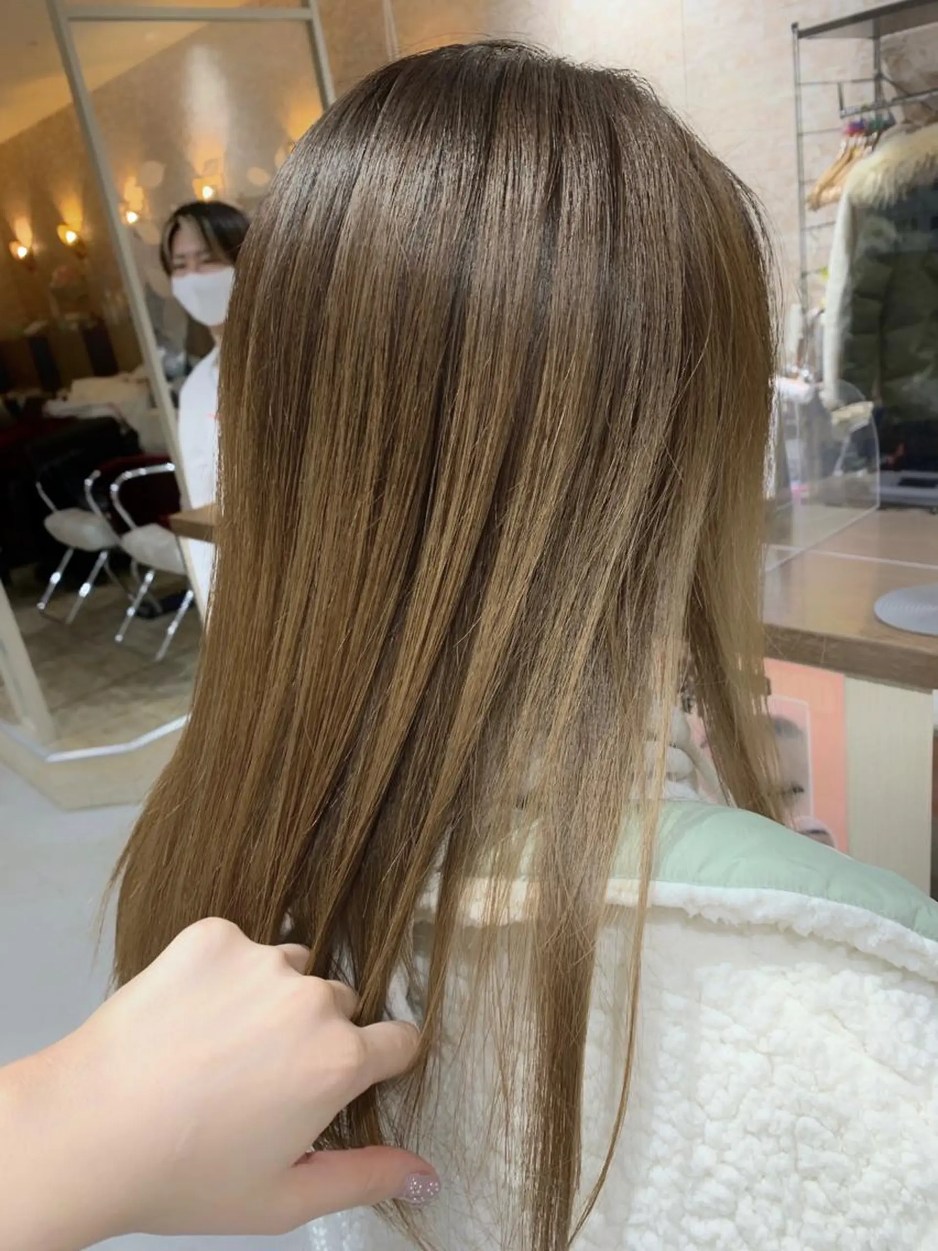 セミロング カラー 近藤千翔🩵 髪質改善Periodのエステ・リラクイメージ