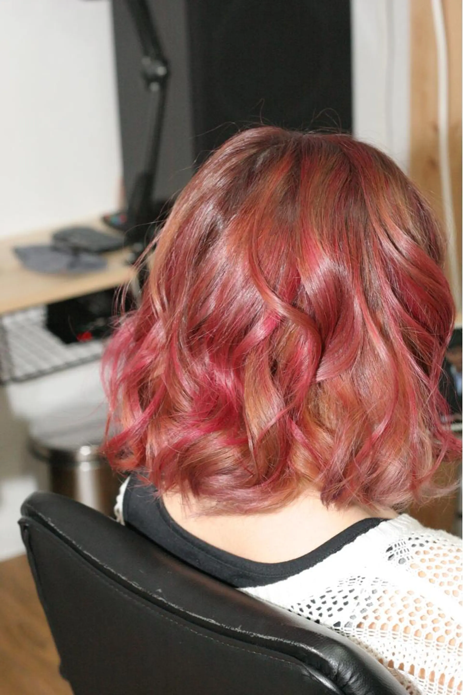 ミディアム カラー じょん 。のヘアスタイル