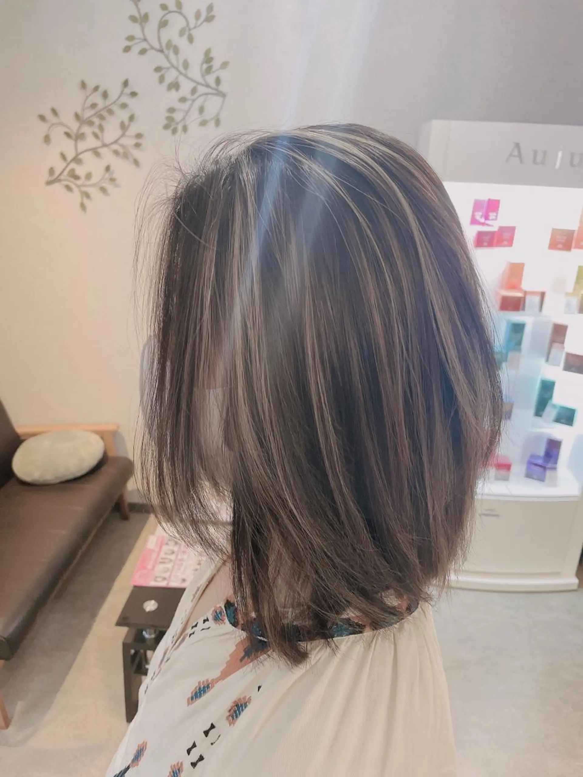 セミロング カラー ブリーチ カット ヘアカラー 山本 貴弘のヘアスタイル