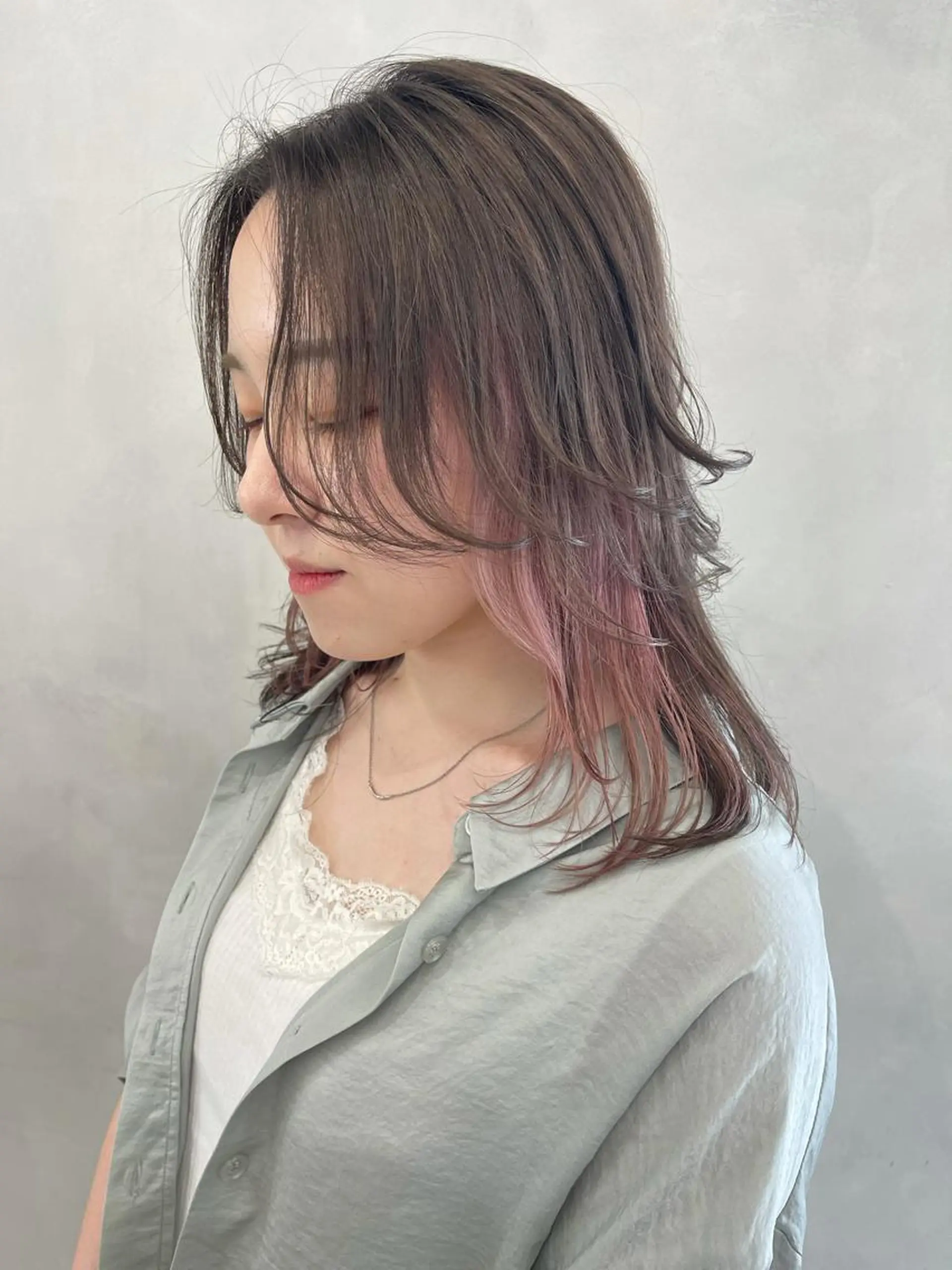 セミロング カラー ピンクカラー ウルフカット カット ヘアカラー トリートメント 🦋レイヤーカット ミドリカワ🦋のヘアスタイル