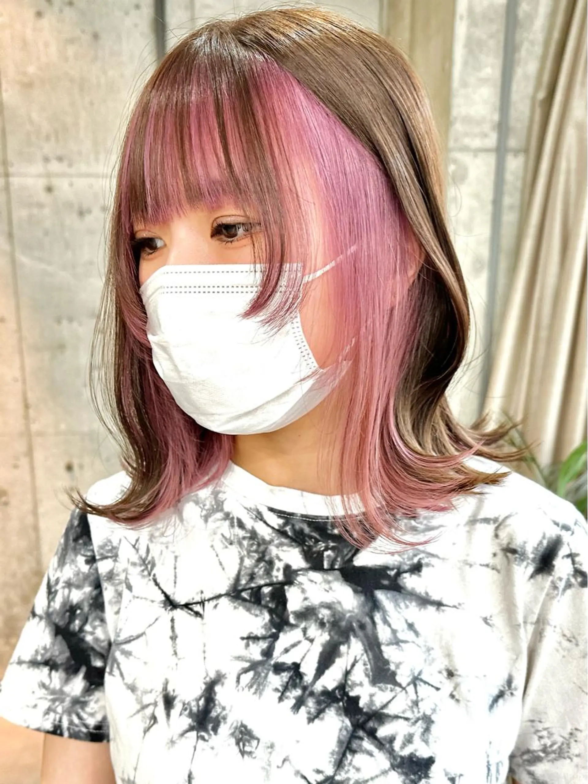 ミディアム カラー ヘアアレンジ ミストバング  フェイスフレーミング インナーカラー 韓国風ヘア レイヤーカット 切りっぱなしボブ/ デザインカラー店長のヘアスタイル