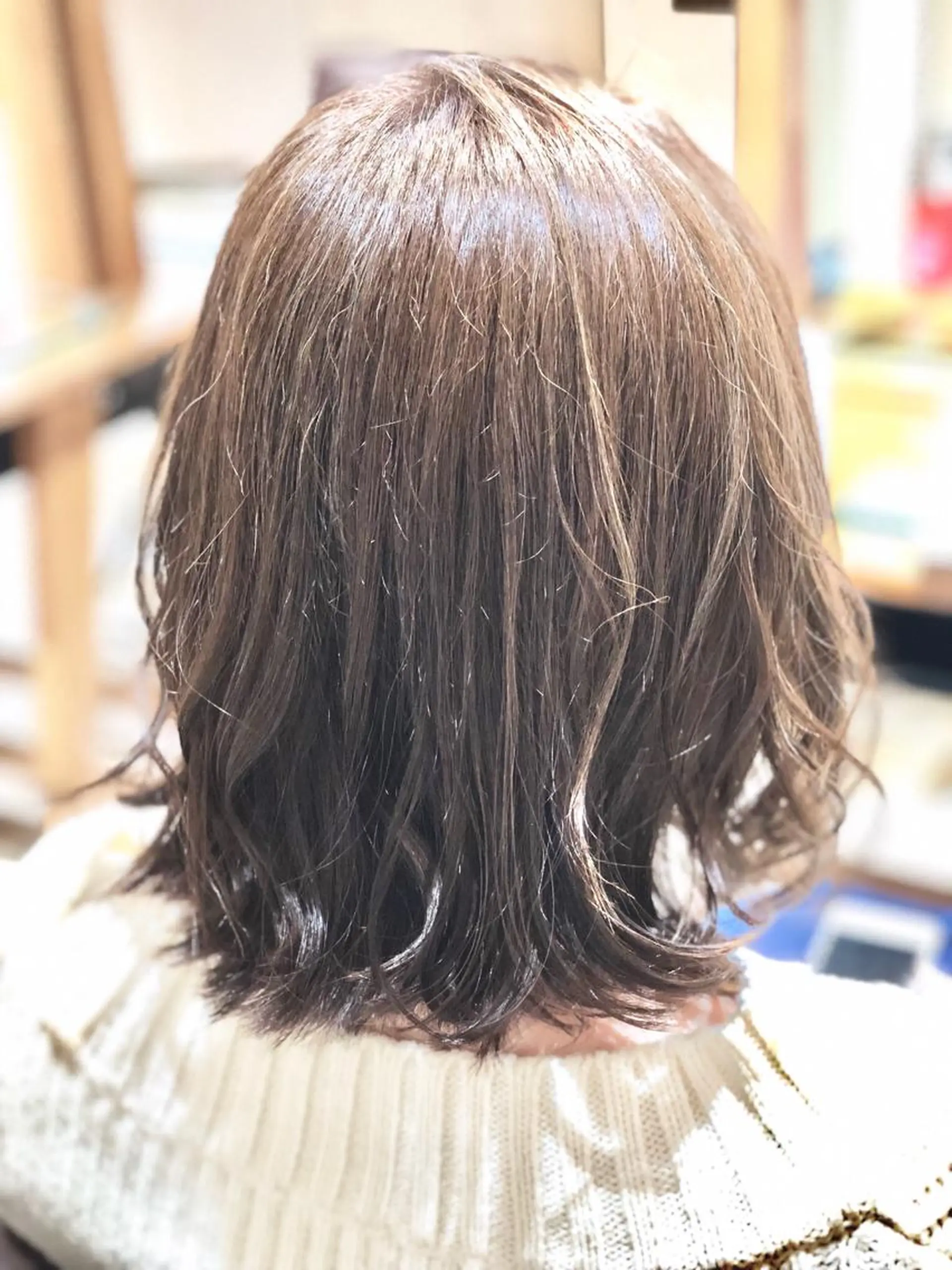 ミディアム カラー パーマ ヘアアレンジ ミディアムパーマ バレイヤージュ ベージュカラー 黒髪 ブリーチ 【ツヤ髪美容師】 ツダケイスケのヘアスタイル