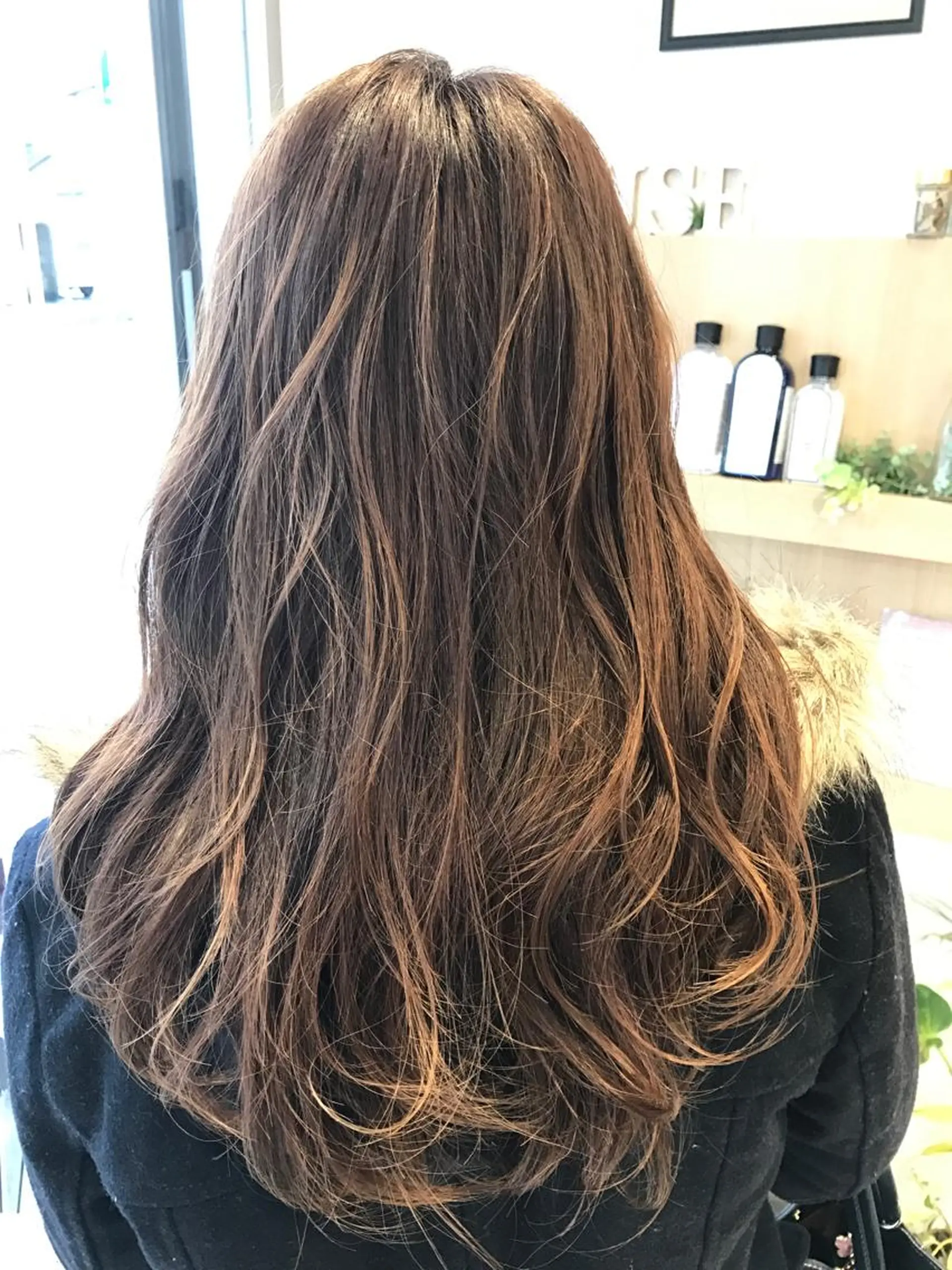 ロング カラー ネイビーカラー オレンジ スズキ シオリのヘアスタイル