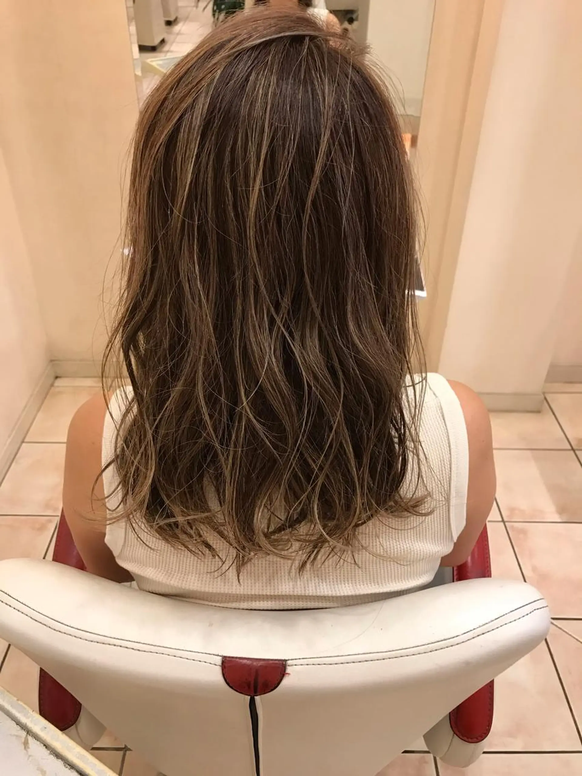 セミロング ハイライト さこだ　しょうた 【副店長】のヘアスタイル