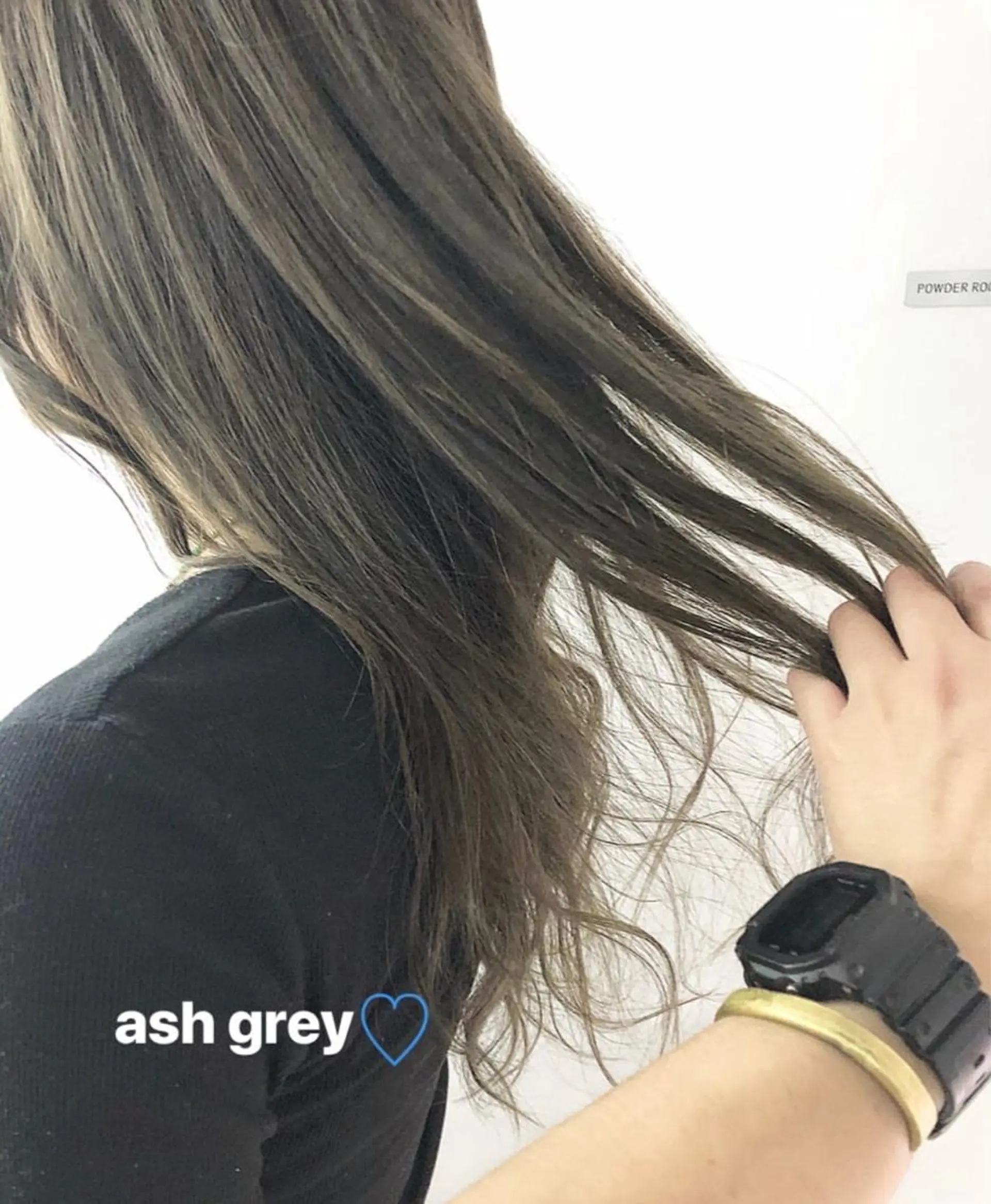 セミロング カラー autre所属・大久保 ひでなりのヘアスタイル