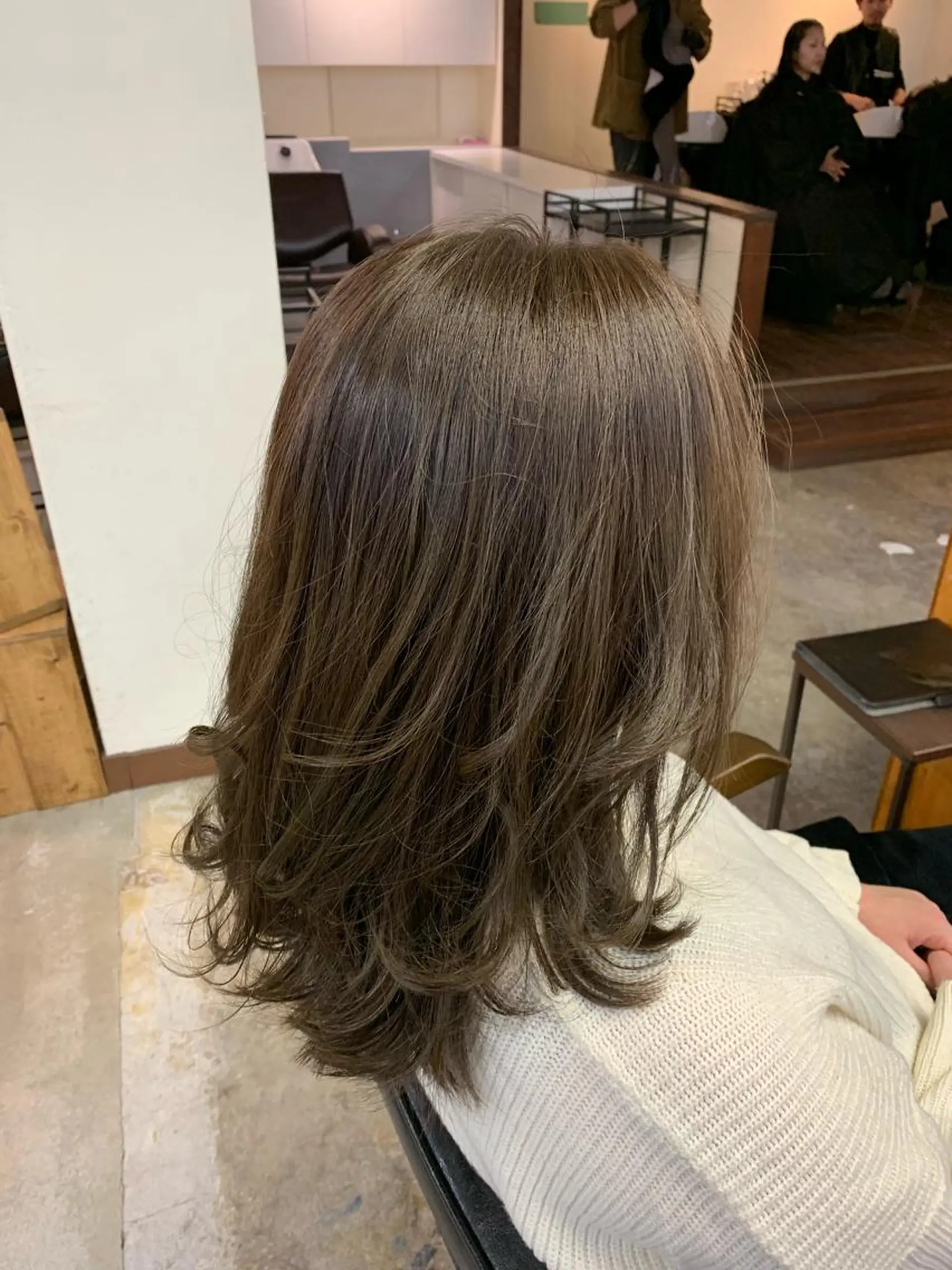 セミロング カラー LEB所属・下河 宗太のヘアスタイル