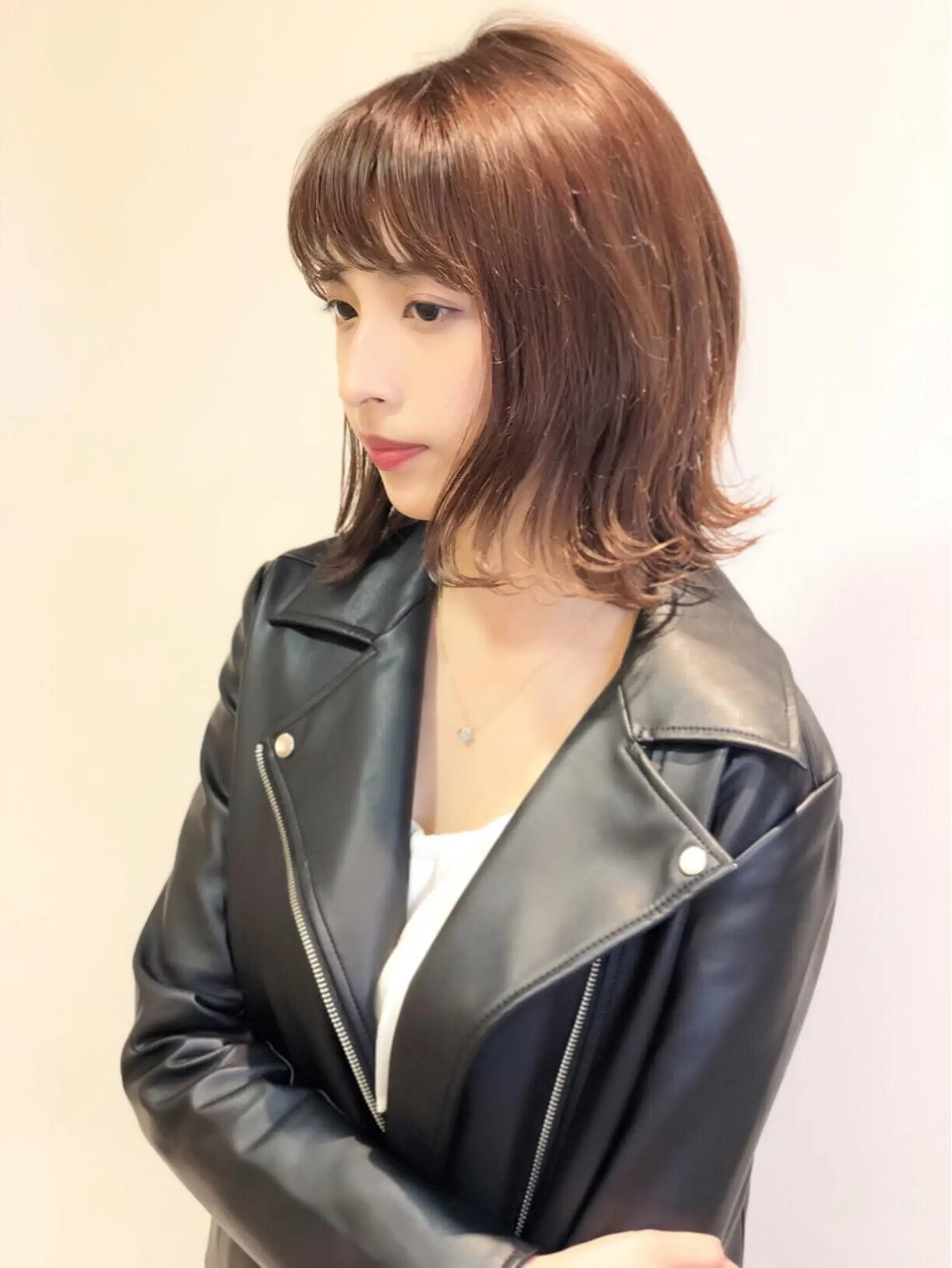 ショート カラー ベージュカラー ピンクカラー ピンクベージュ ボブ 外ハネヘア ディレクター ノナカのヘアスタイル