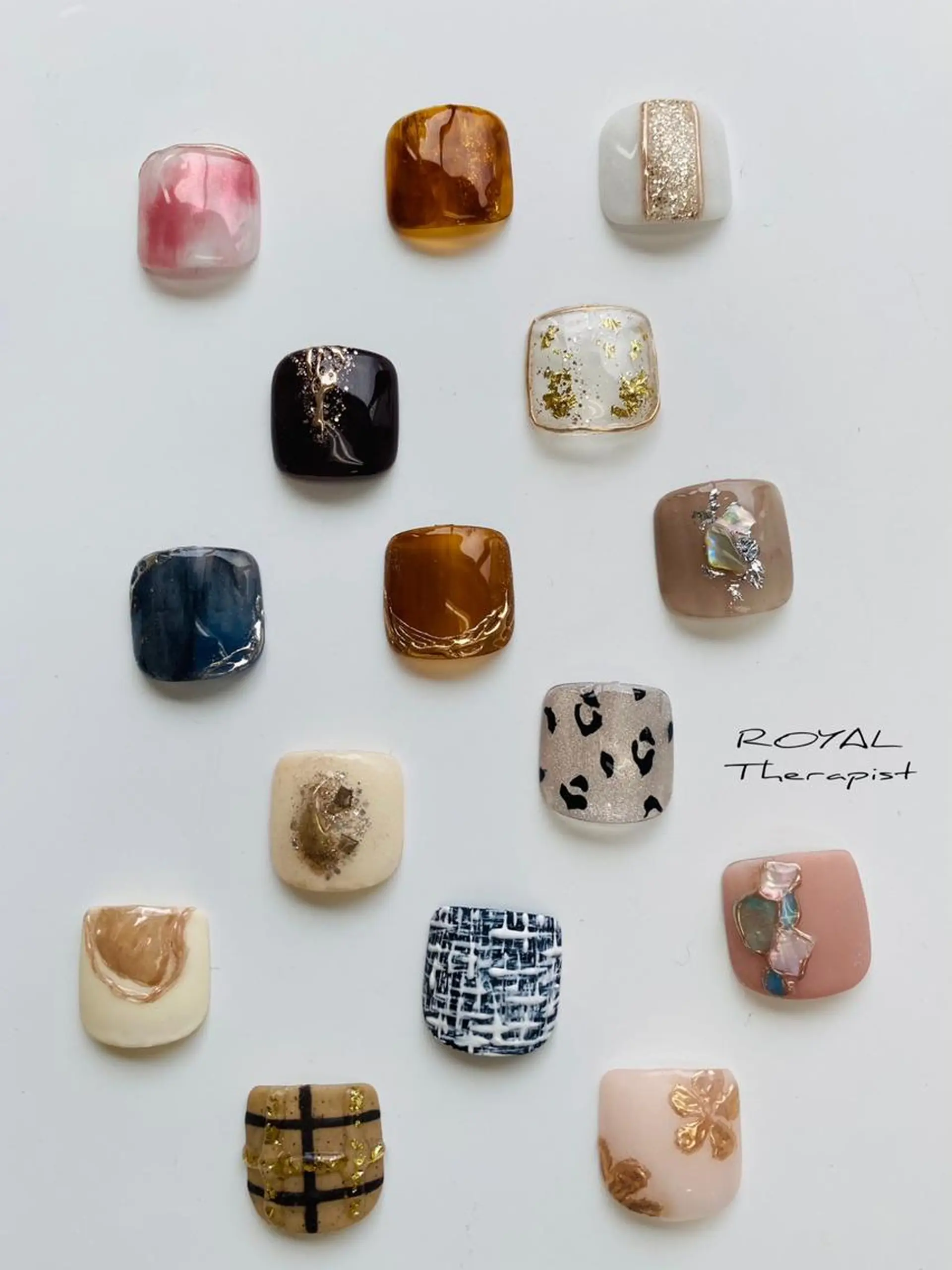 ネイル 【尾下】 ロイヤル•セラピストのネイルデザイン