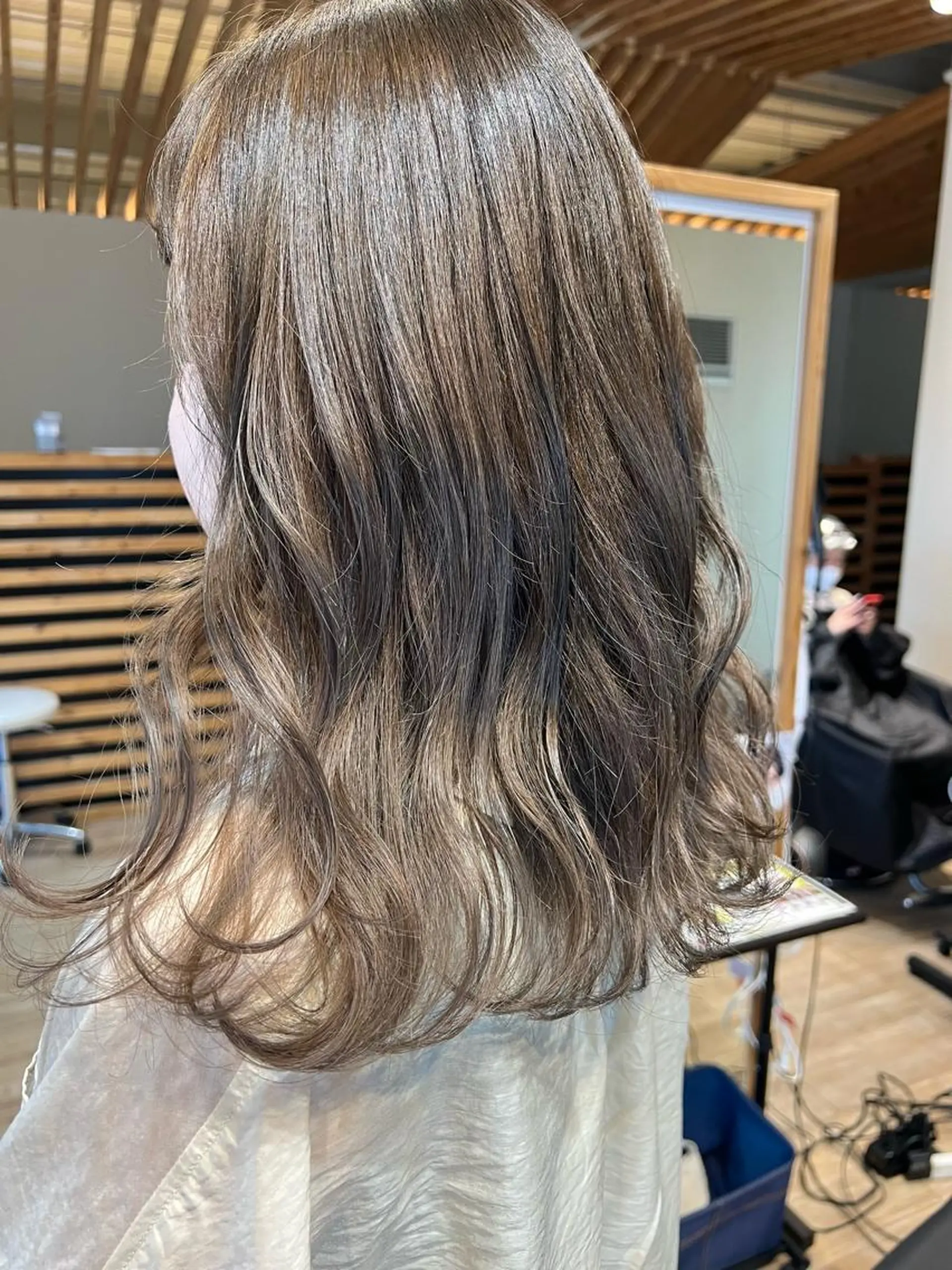 カラー 早川 真幸のヘアスタイル