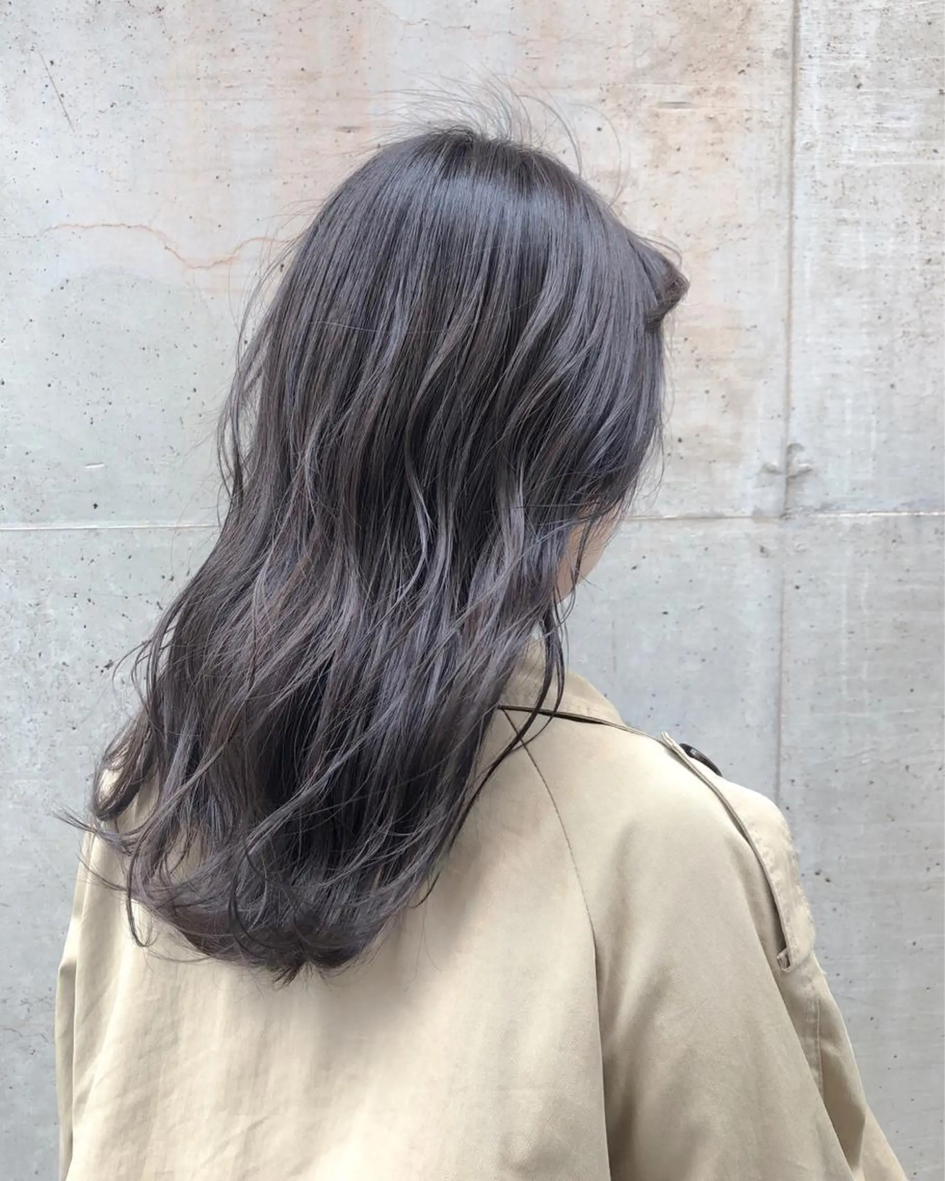 ミディアム カラー ブリーチ ケアブリーチ グレージュ シルバー シルバーグレージュ eclair.髪質改善&トリートメント所属・【艶髪、透明感】西村 有司のヘアスタイル