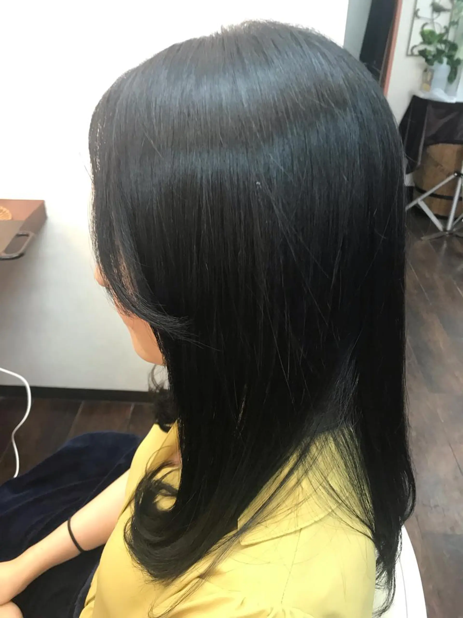 セミロング パーマ 桧山 真のヘアスタイル