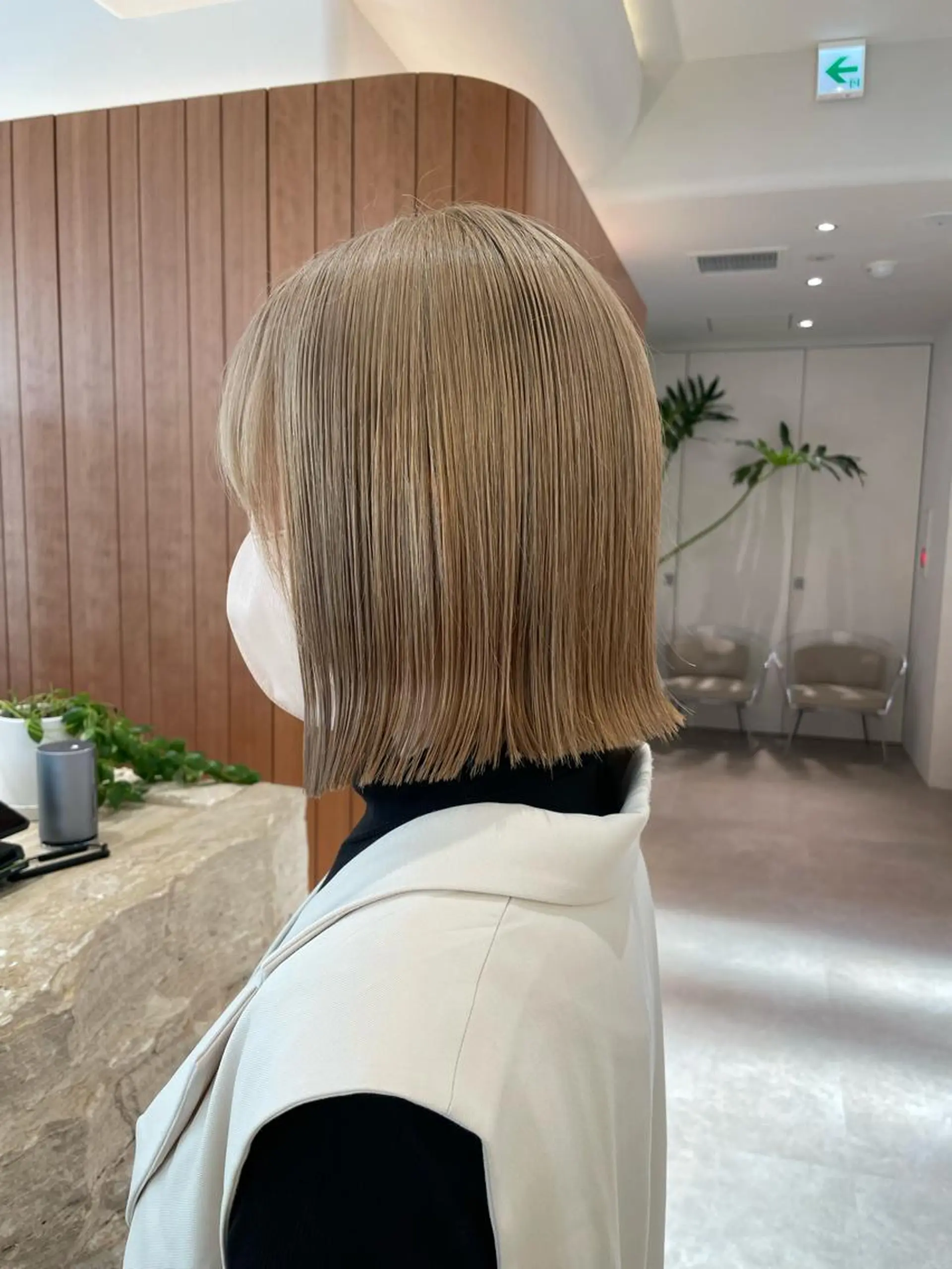 ミディアム 外ハネヘア カット ヘアカラー トリートメント HAVANA MIZUKIのヘアスタイル