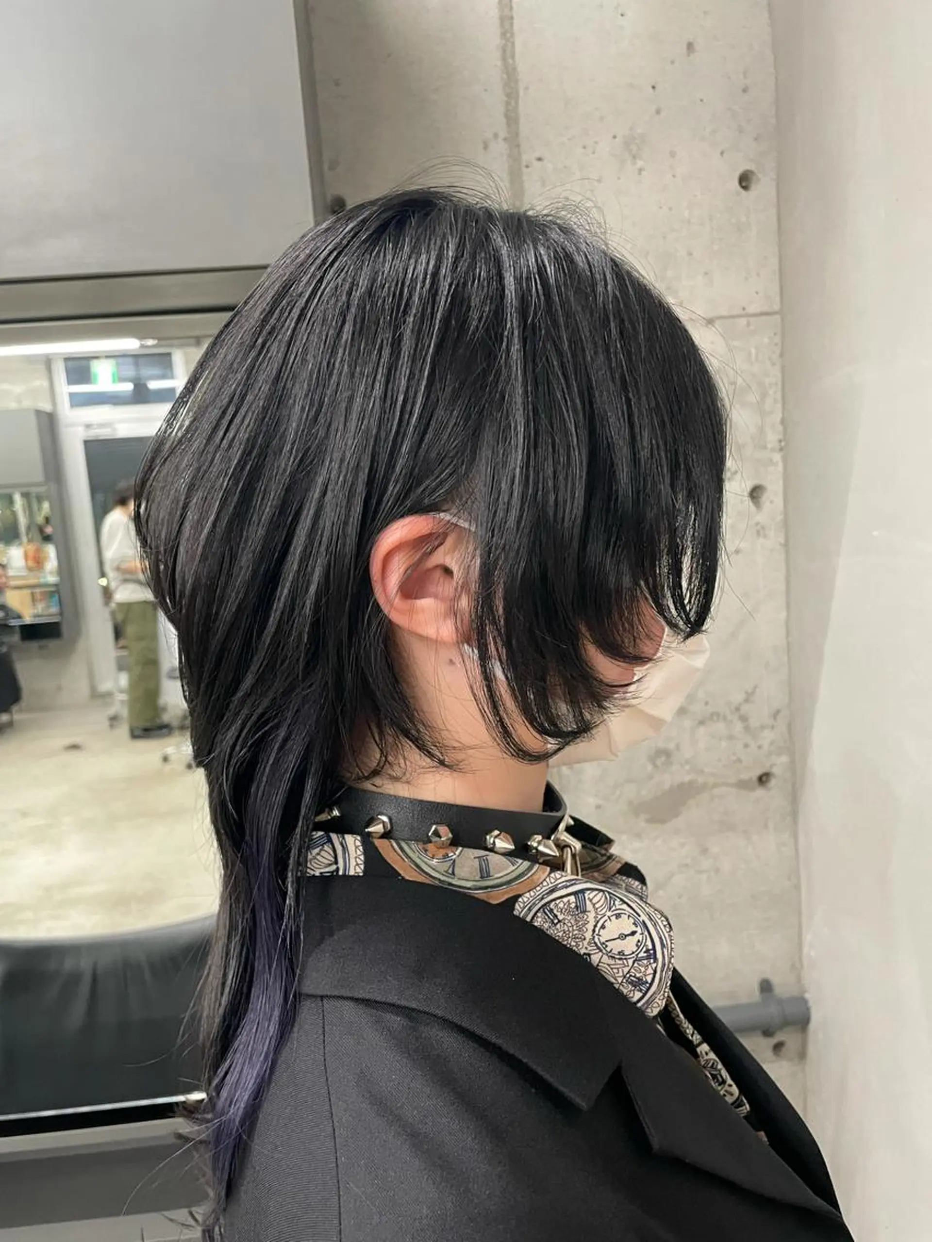 セミロング カラー ブリーチ ダブルカラー インナーカラー ウルフカット カット ヘアカラー インナーカラー/推し ウルフ/アニメカラーのヘアスタイル