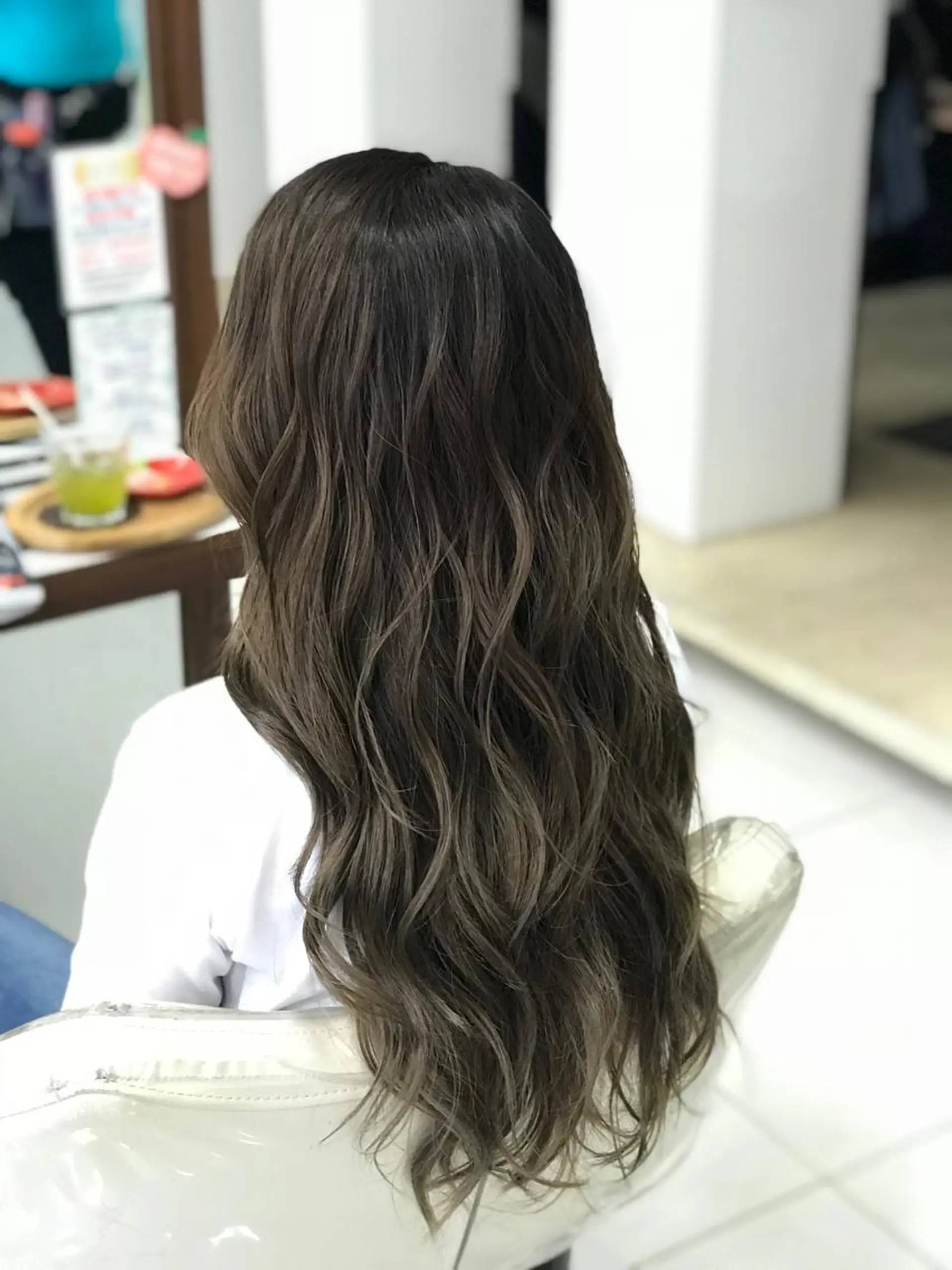 ロング カラー グレージュ ハイライトカラー ハイライト 髪質改善×METEO 店長 貞松直也のヘアスタイル