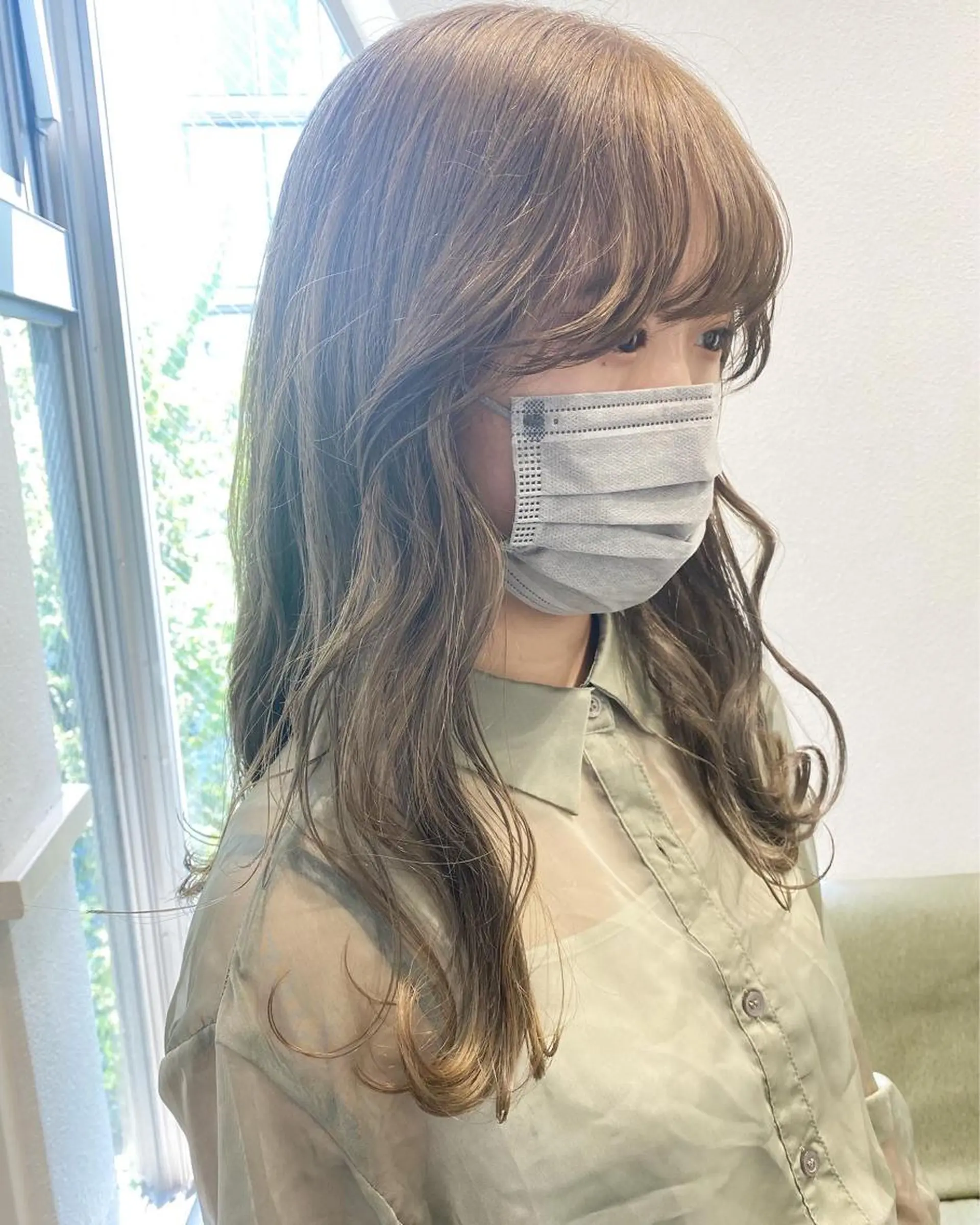 セミロング カラー GiseL アンリのヘアスタイル