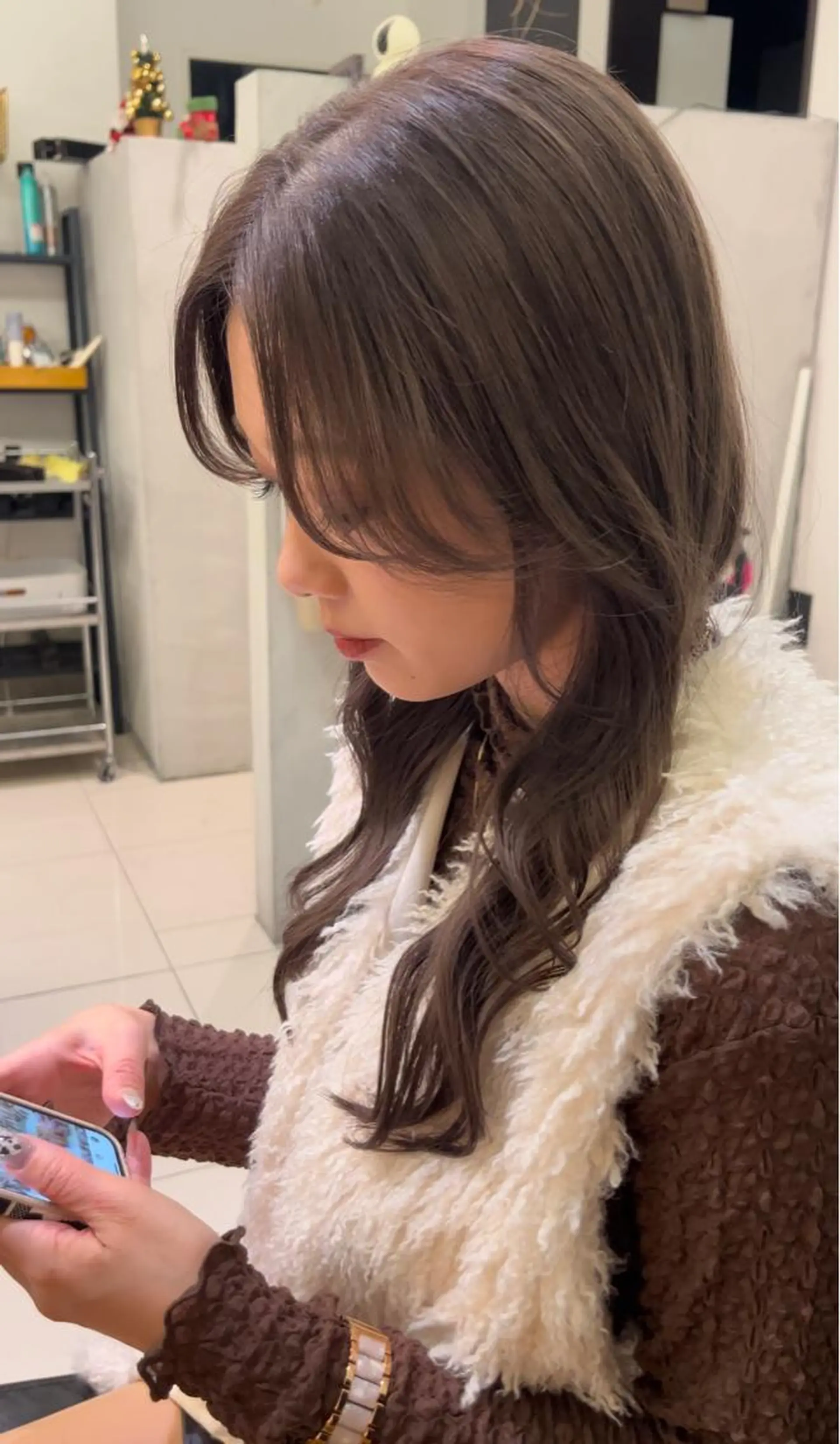 ロング カラー グレージュ 韓国風ヘア レイヤーカット GISELAジゼラ所属・手塚 亮汰のヘアスタイル