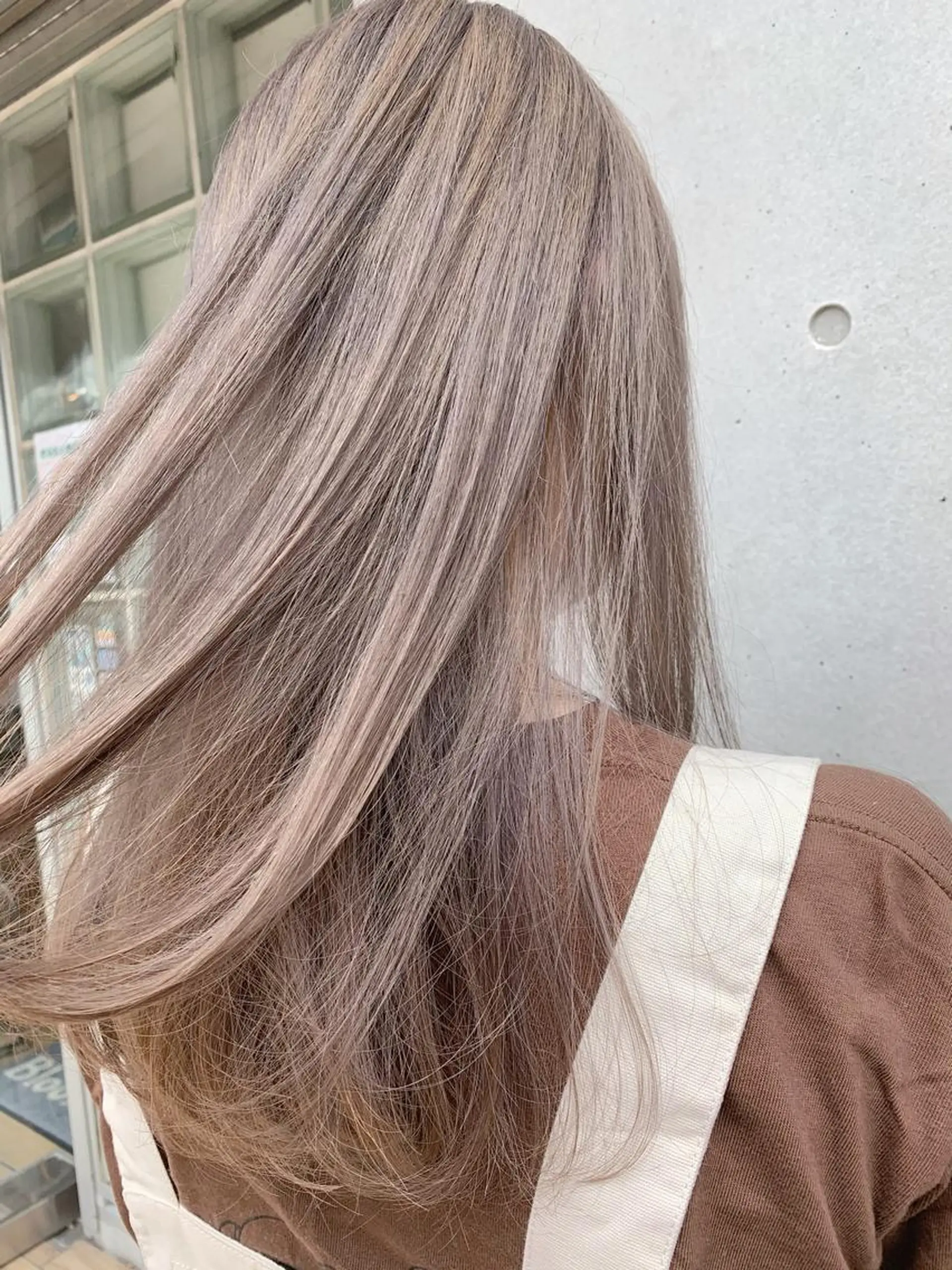 カラー ブリーチ グレージュ ラベンダーカラー ラベンダーグレージュ ラベンダーグレー MIA 菅原のヘアスタイル