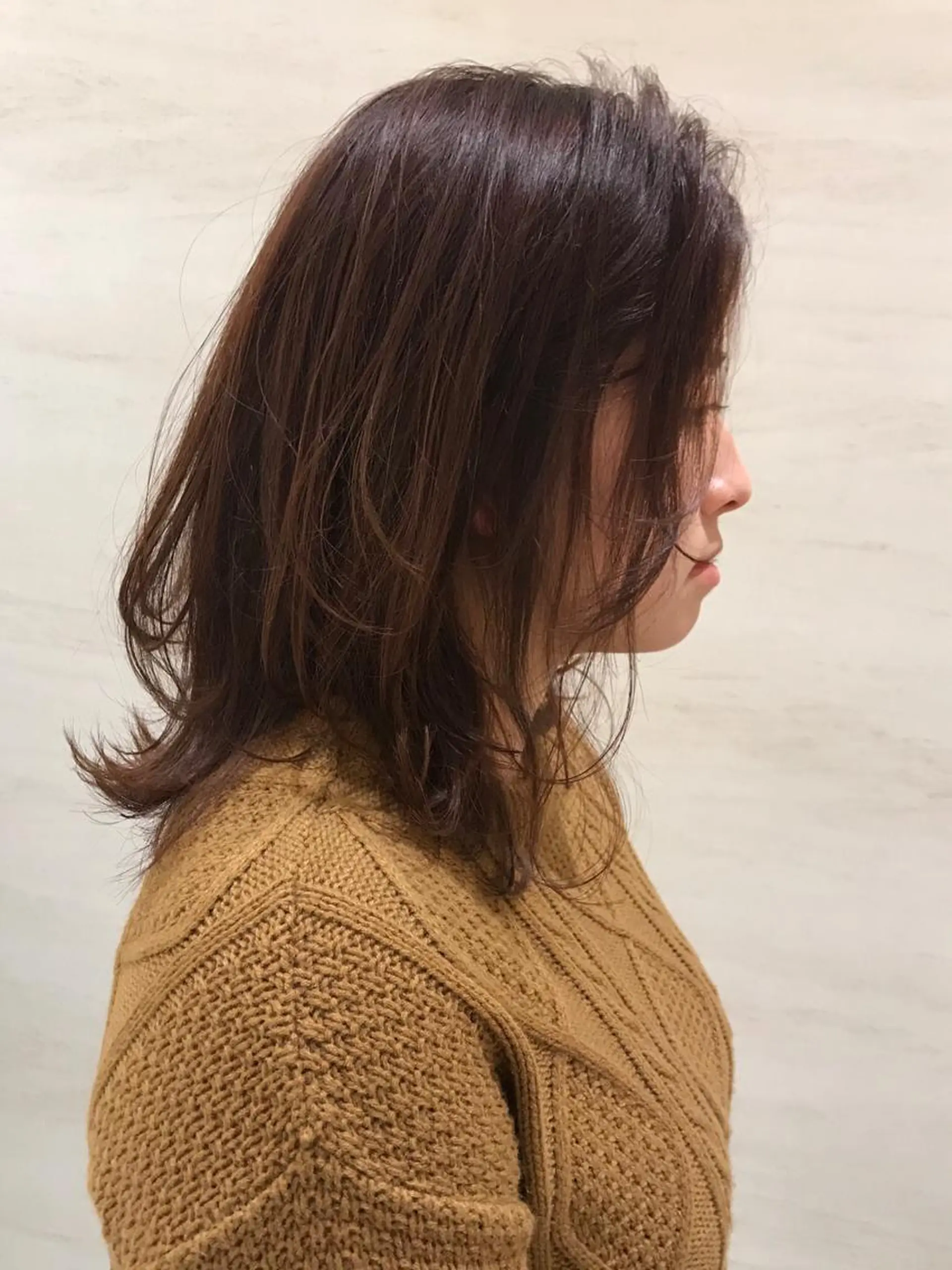 ミディアム 石田 優菜のヘアスタイル