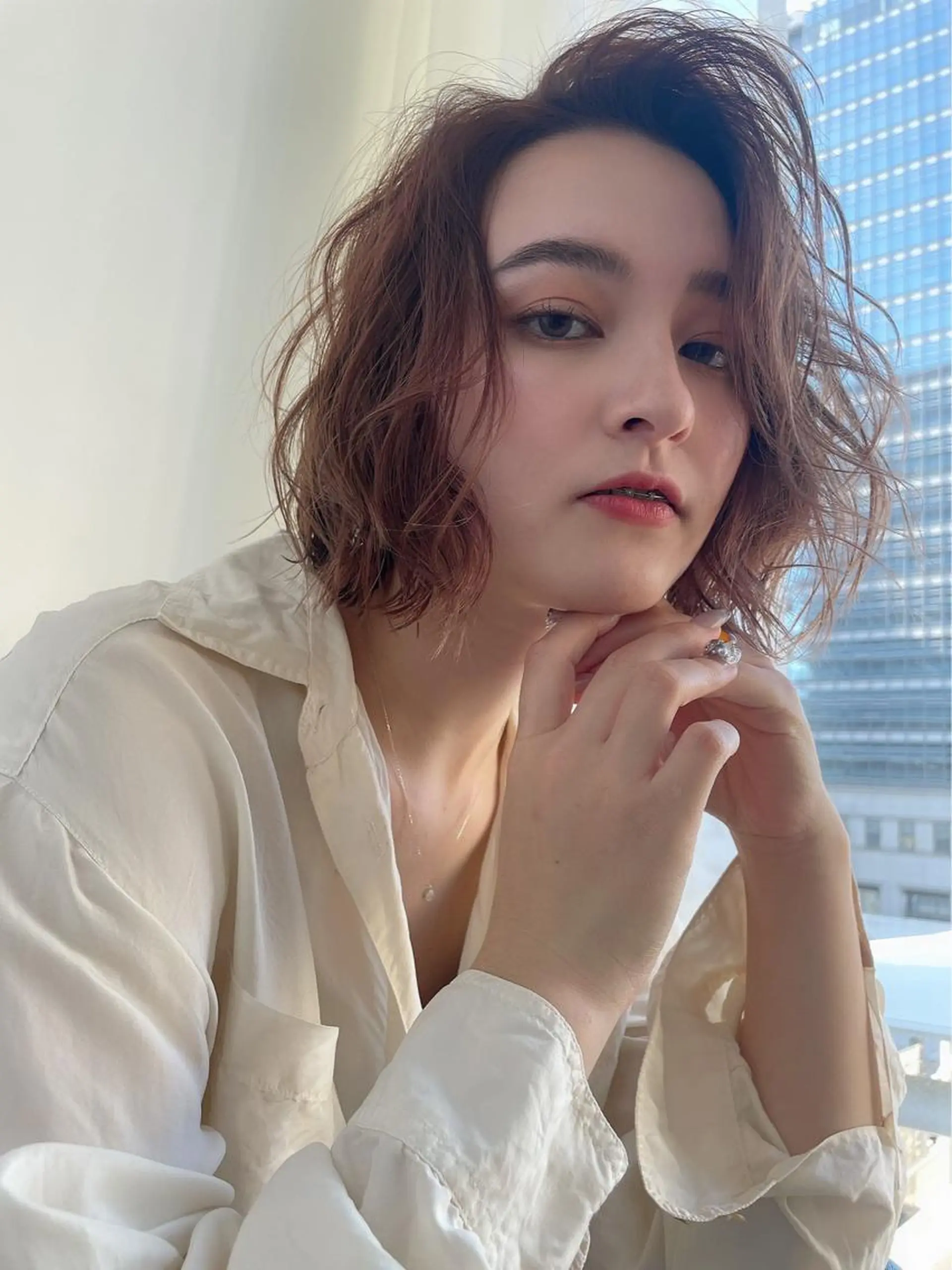 ミディアム カラー 伊藤 愛美のヘアスタイル