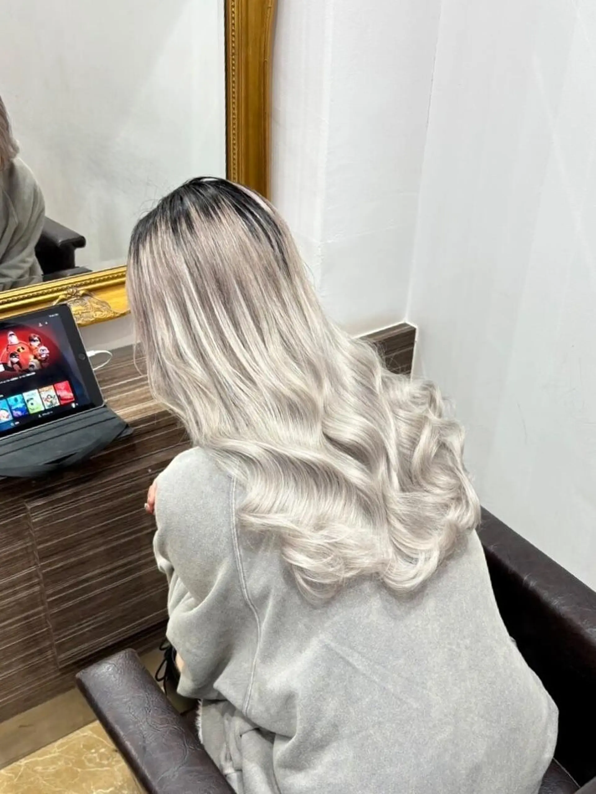 ロング カラー ヘアアレンジ シールエクステ バレイヤージュ ブリーチ ケアブリーチ ダブルカラー LIP 大阪本店 エクステ 堀谷和孝のヘアスタイル