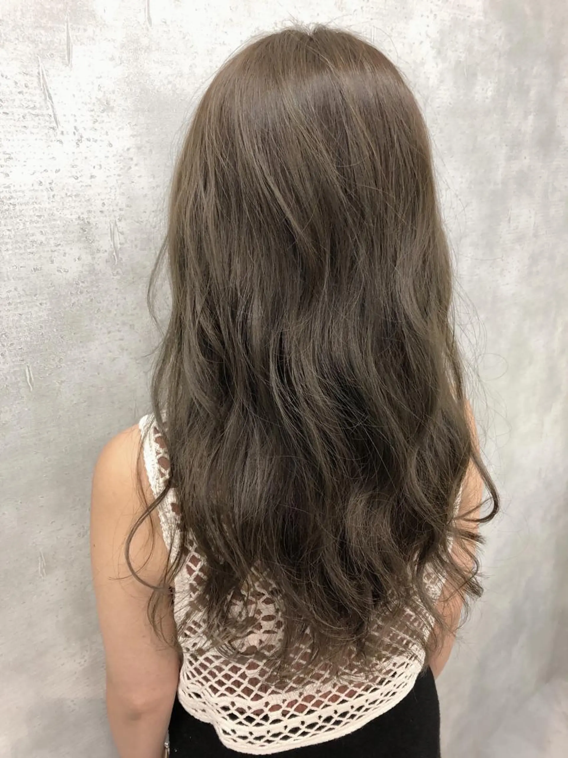 セミロング カラー イルミナカラー トリートメント universe tokyoのヘアスタイル