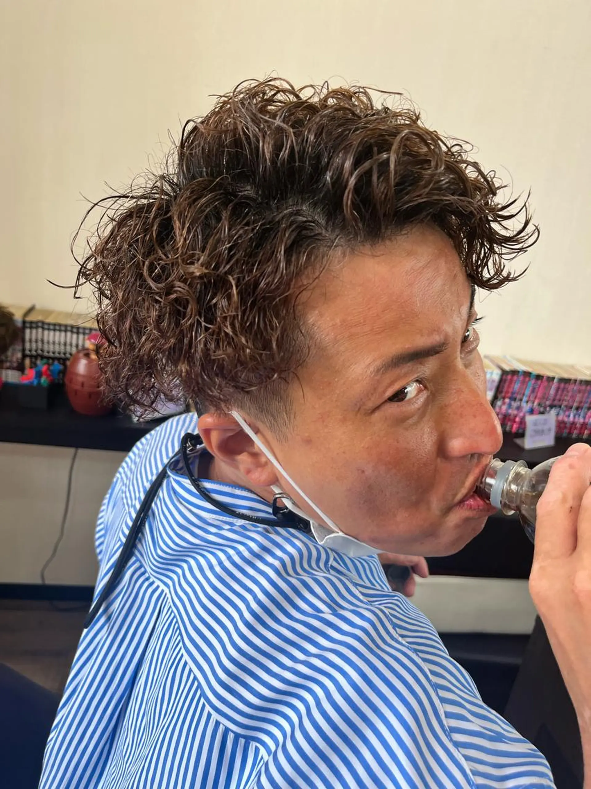 ショート カラー パーマ メンズ マッシュ メンズパーマ ツイストスパイラルパーマ スパイラルパーマ きむえり/髪質改善 /セット/カラーのヘアスタイル