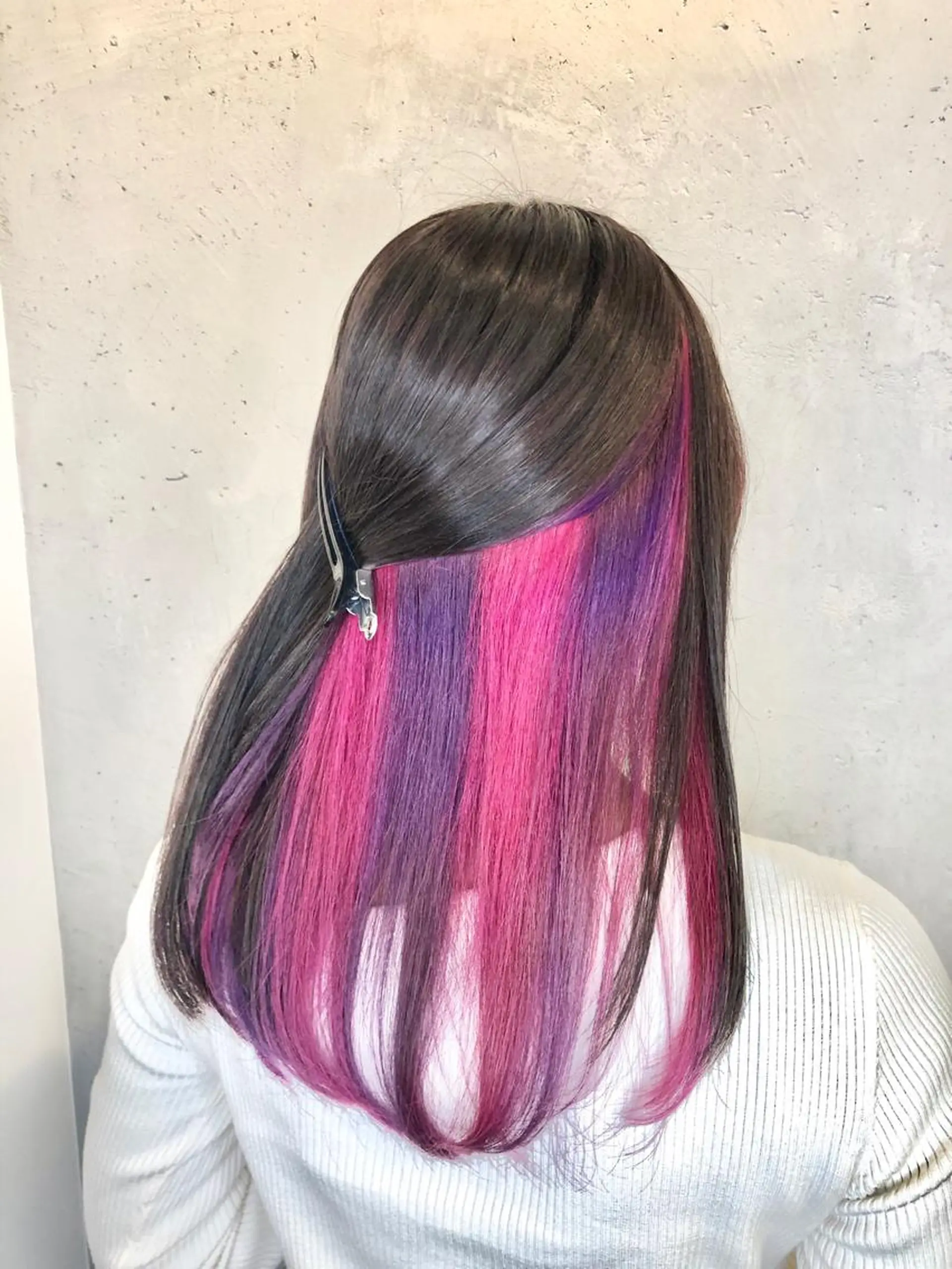 セミロング カラー ヘアアレンジ ｲﾝﾅｰｶﾗｰ屋さん 🫧伊藤拓実のヘアスタイル