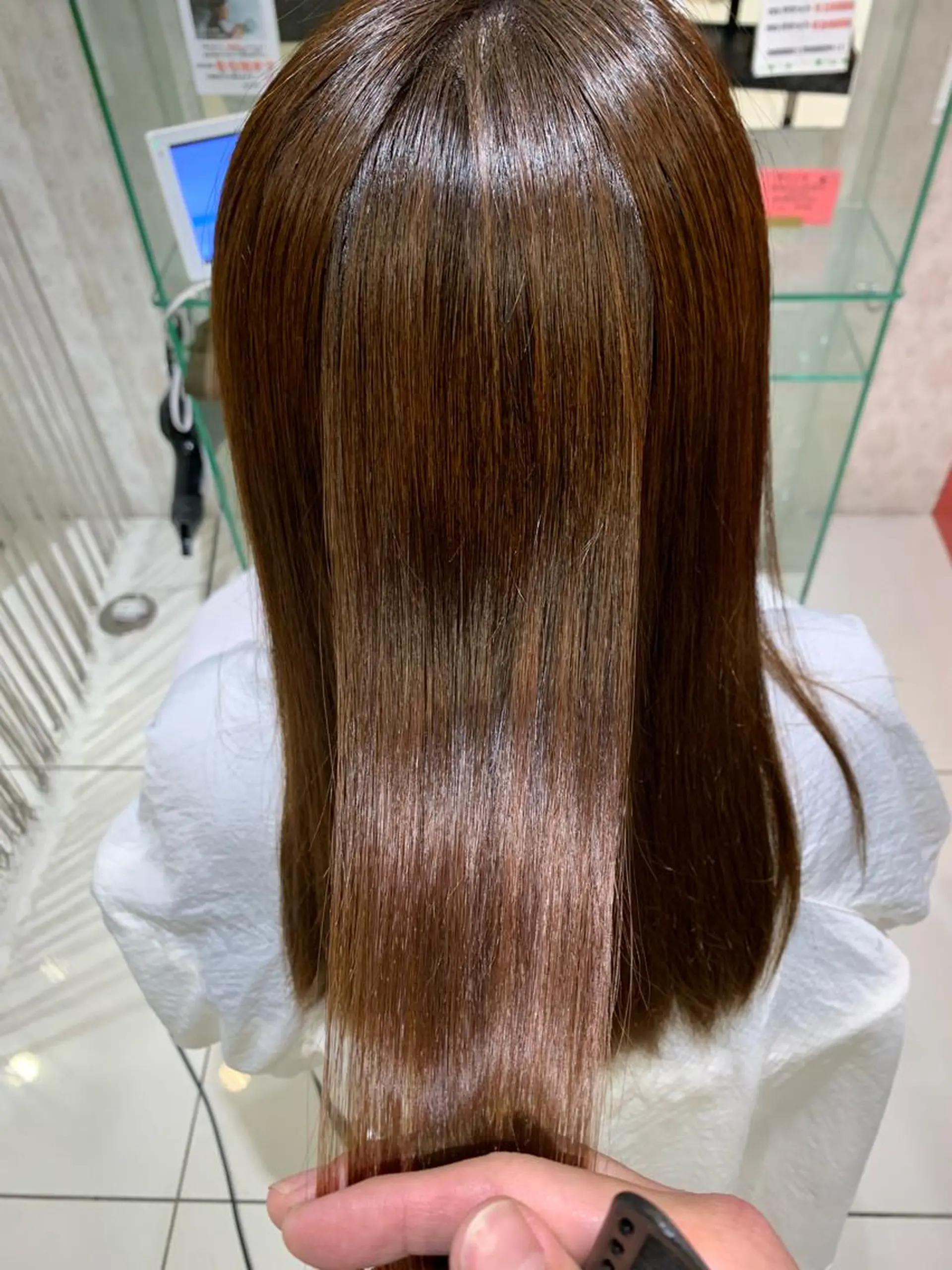 セミロング 髪質改善美容師 鈴木のヘアスタイル