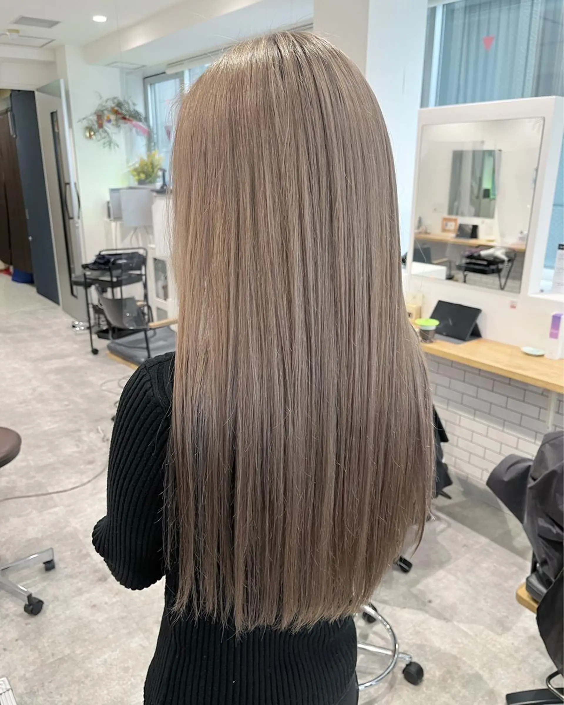 ロング カラー グレージュ JIL BLAN 京都所属・RU RIのヘアスタイル