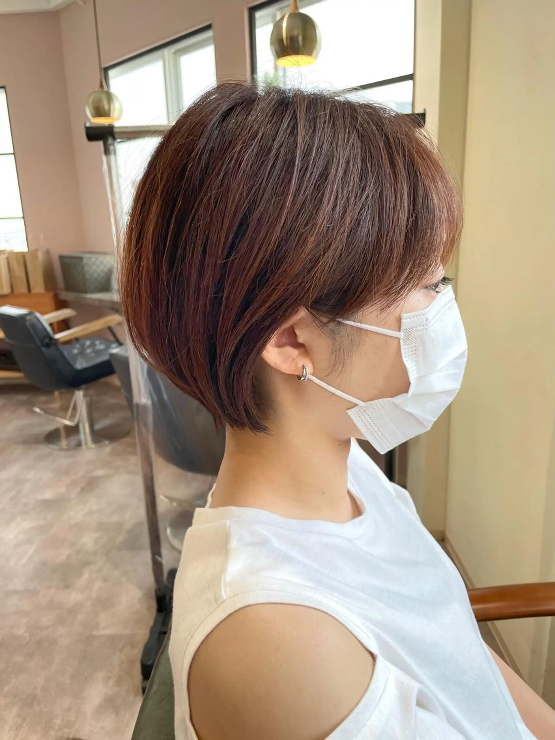 ショート esse大阪茶屋町店所属・レイヤーカット 新井田陽寿のヘアスタイル
