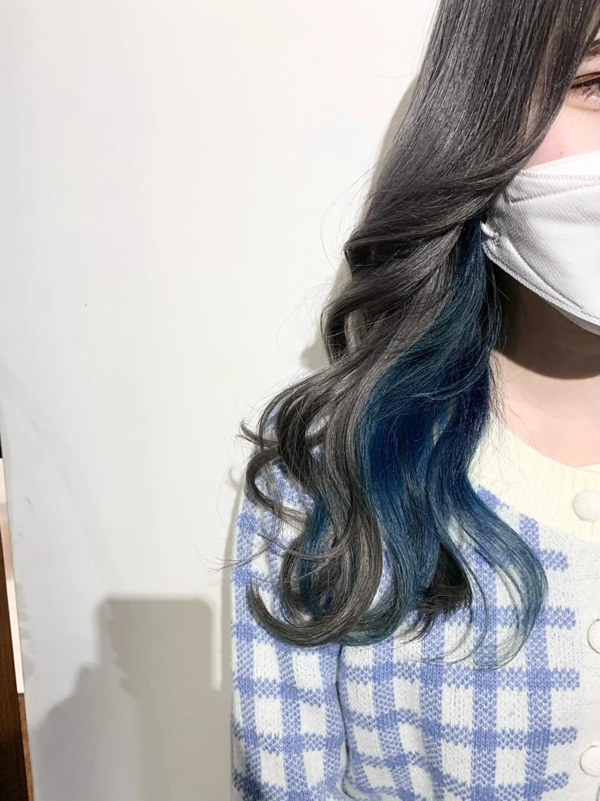 ロング カラー ブリーチ ブルーカラー デザインカラー ハイトーンカラー インナーカラー 🌈8月末までシャ イン輝きハイトーン✨のヘアスタイル