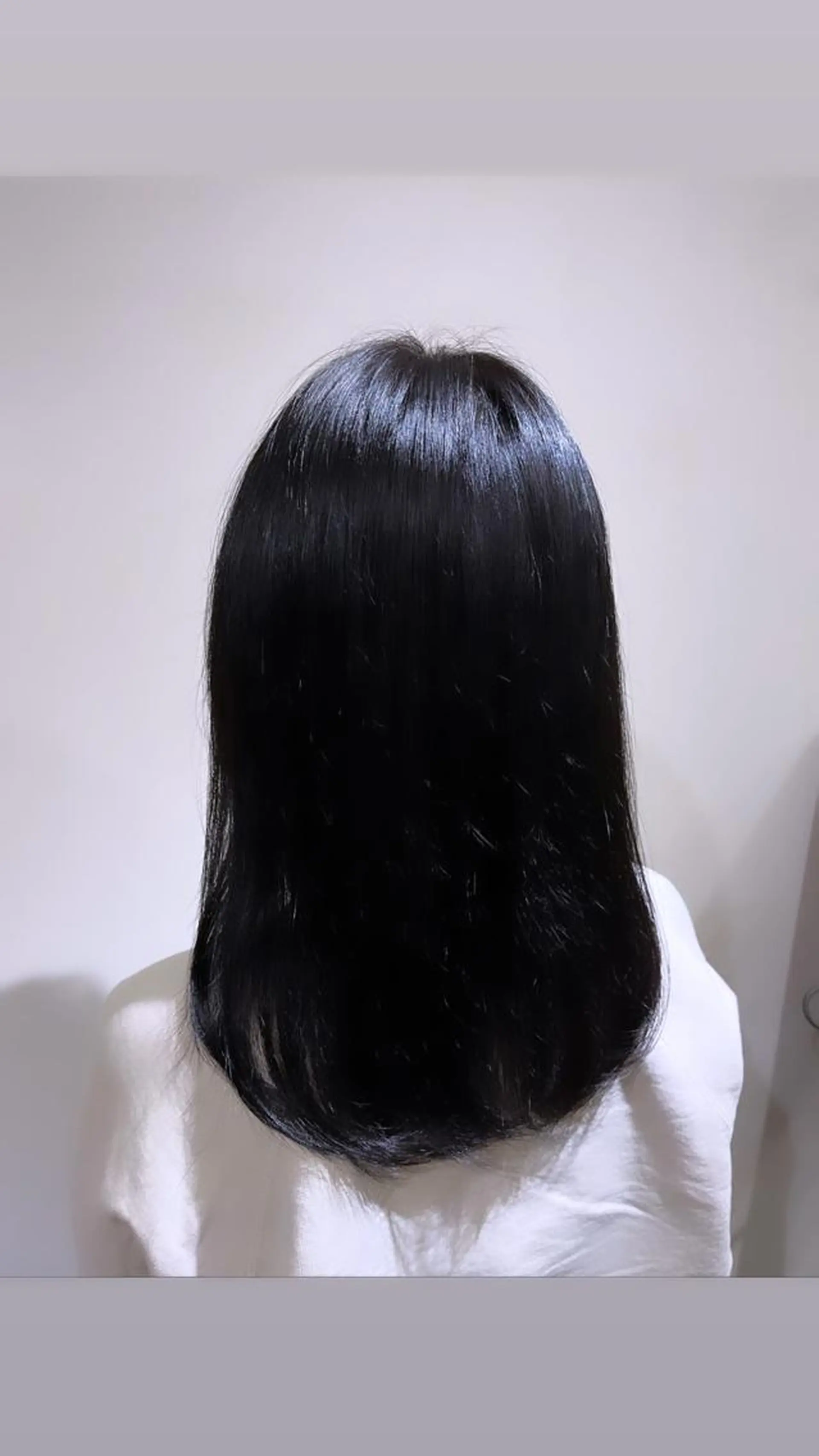 ミディアム カラー 黒髪 ブルーカラー ブルーブラック ボブ 髪質改善 mihoko/ ニュアンスパーマのヘアスタイル