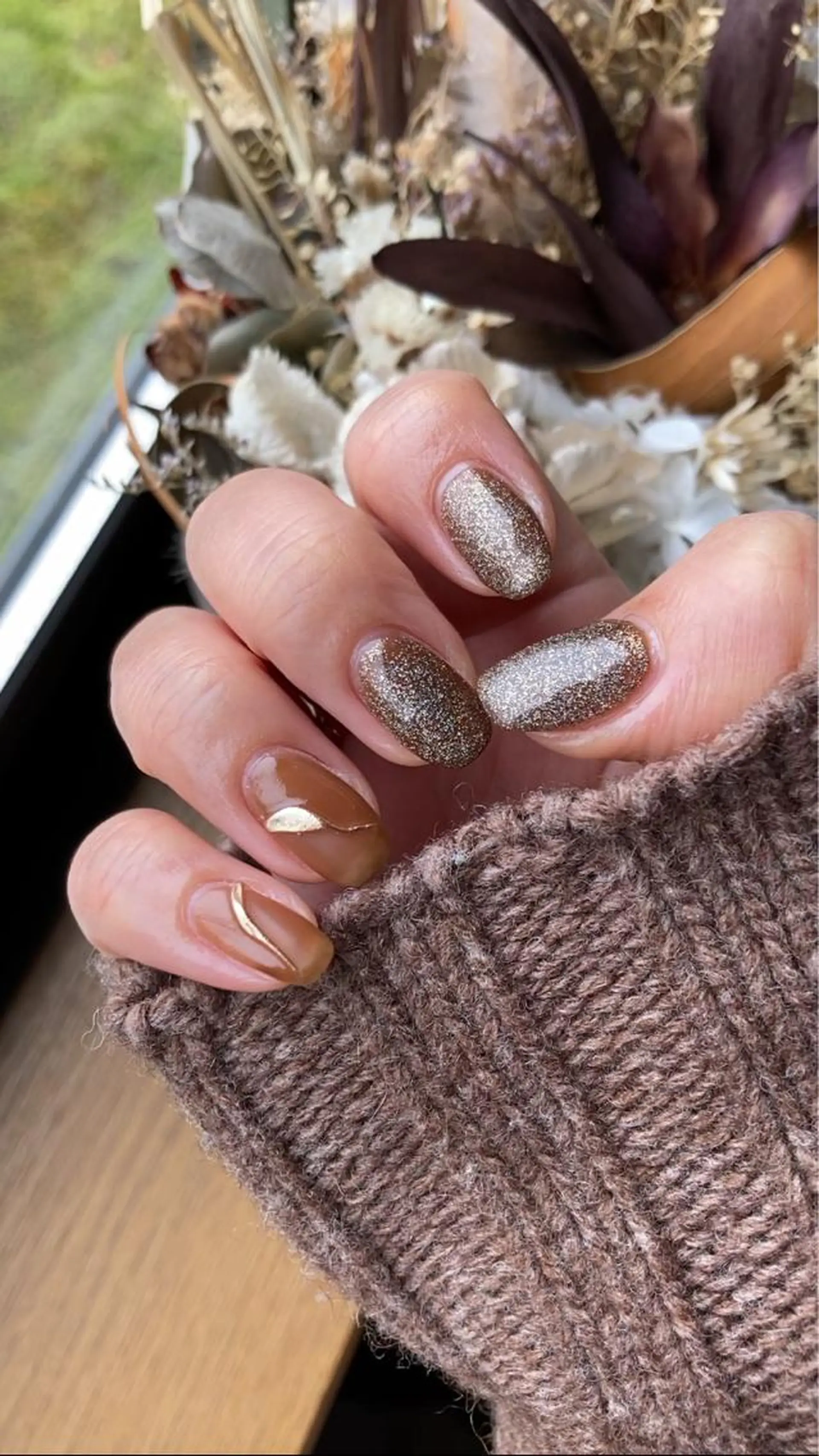 ネイル フラッシュネイル 冬ネイル クリスマス 𝐴𝑁𝑈𝐸 トラブル爪育成専門のネイルデザイン