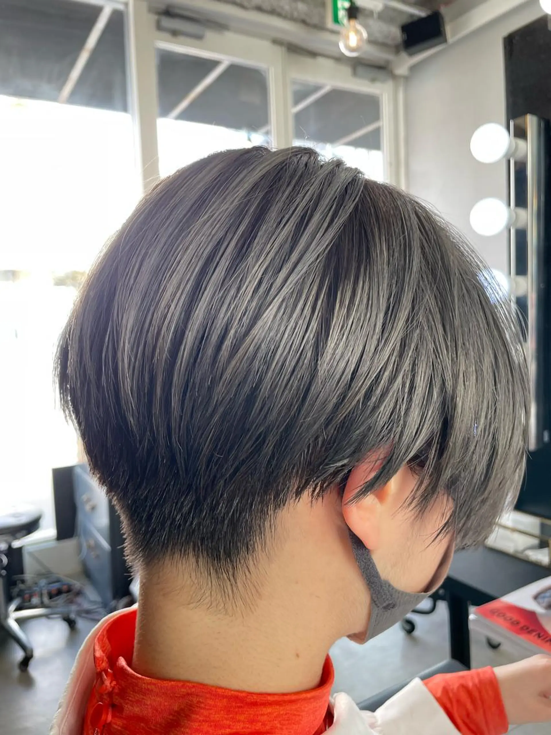 ショート カラー ハンサムショート アッシュ アッシュグレー ブリーチ パープルカラー カット ヘアカラー ブリーチなし透明感 タケザワミキのヘアスタイル