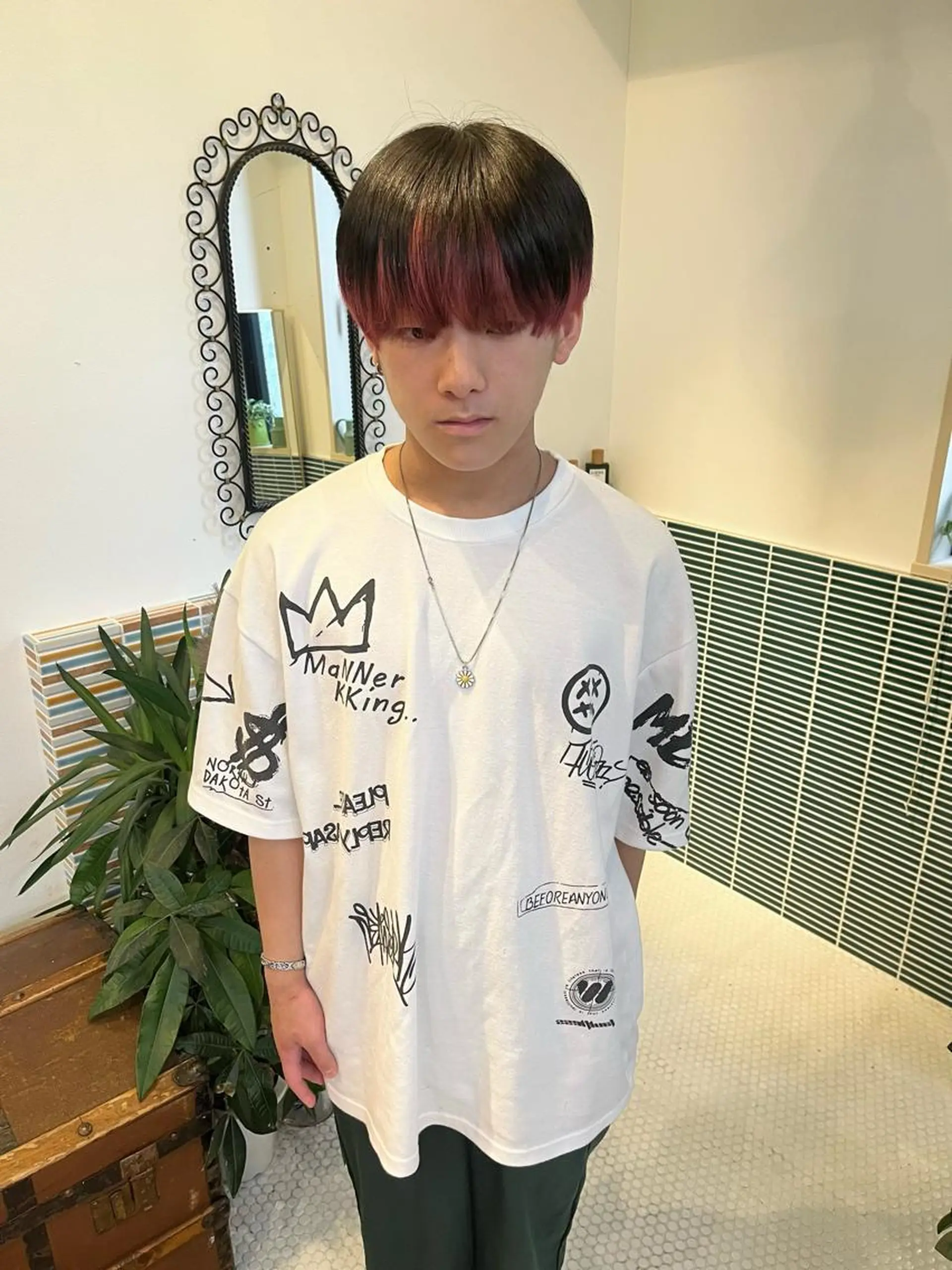 ショート カラー メンズ メンズブリーチ ブリーチ ボルドーカラー ヘアカラー トリートメント 🩷ハイトーン透明感 レイヤー🩷ユリカのヘアスタイル