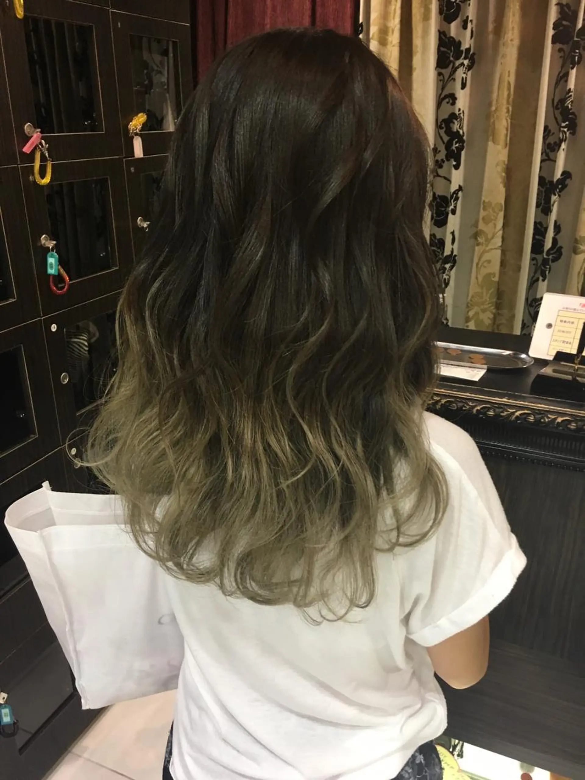 ロング カラー グラデーションカラー トップスタイリスト 小澤純一のヘアスタイル