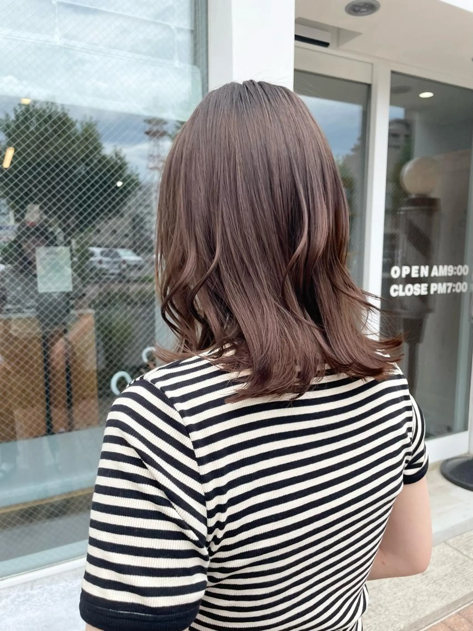 ミディアム カラー 黒岩 梨沙のヘアスタイル