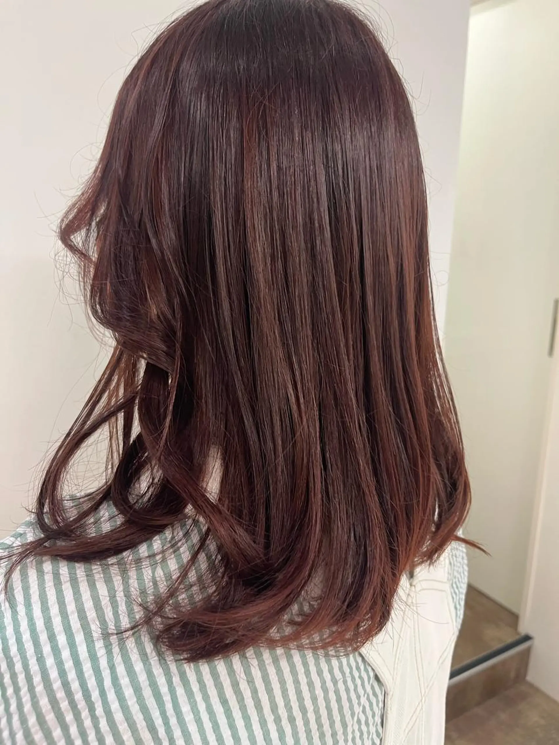 ミディアム カラー ブリーチ ブリーチなしカラー ピンクカラー レッドカラー トリートメント りおな/エクステ /ミルクティーカラーのヘアスタイル