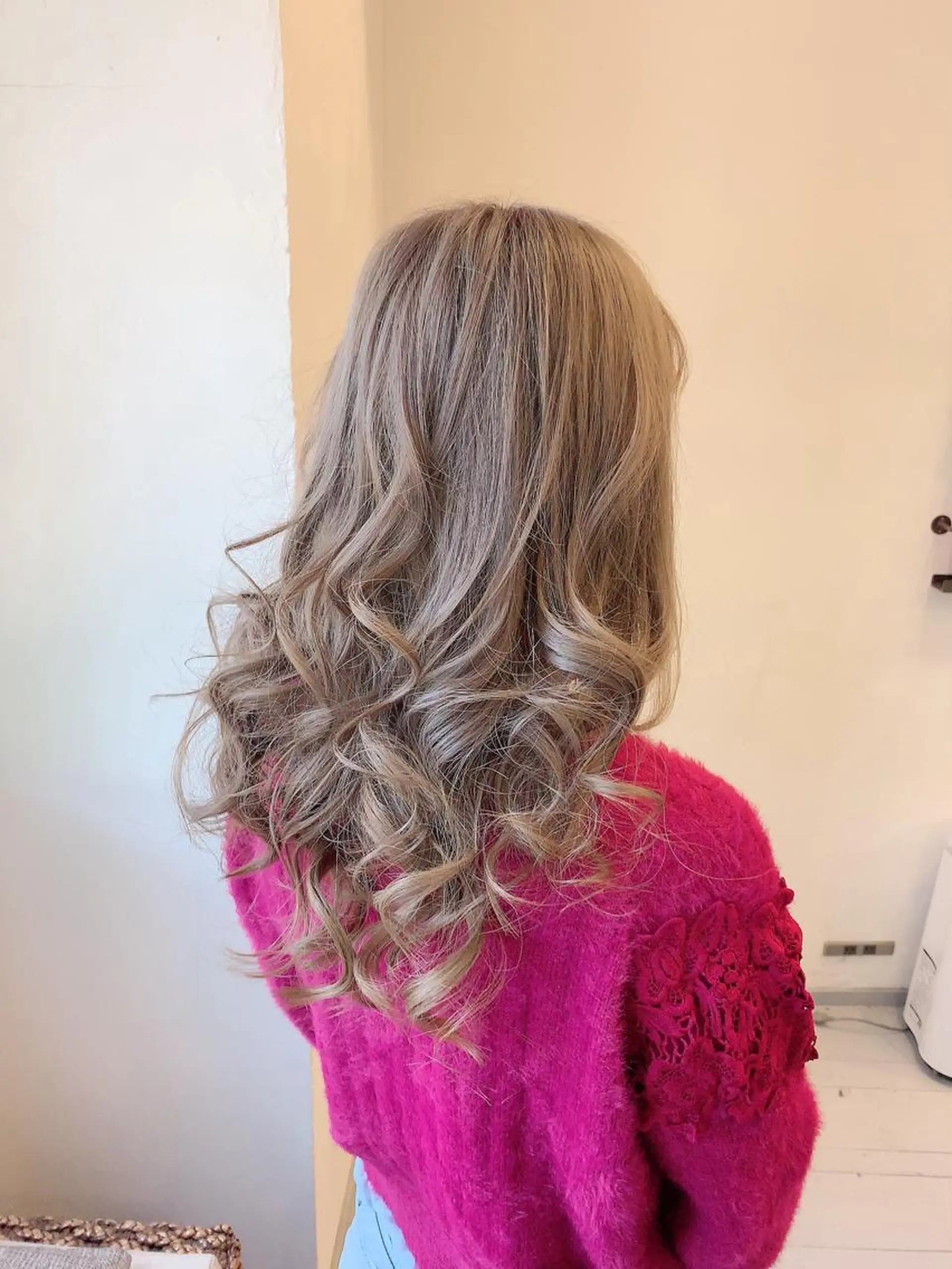 ロング カラー ブリーチ ヘアカラー トリートメント 🍀Moda by Grande🍀のヘアスタイル