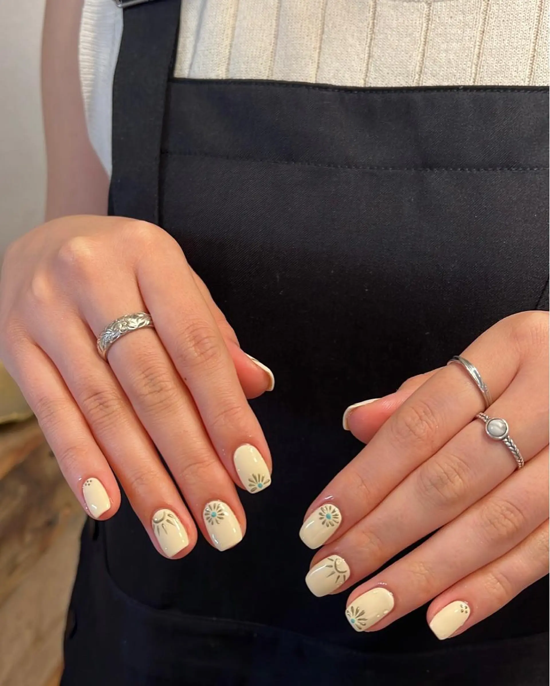 ネイル ハンドネイル フットネイル ハンドケア Nes.Nail所属・Miyagi Asamiのネイルデザイン