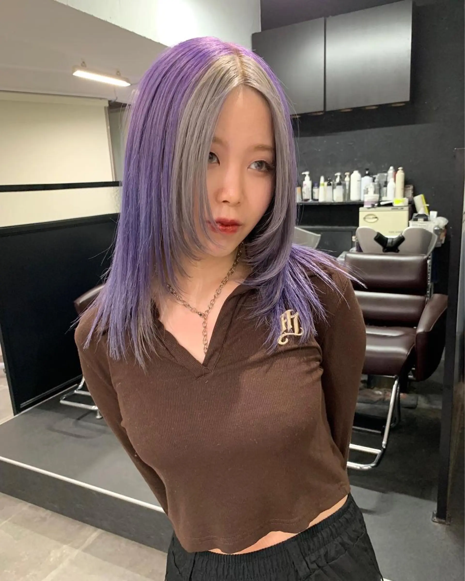 ロング カラー デザインカラー インナーカラー ツートーンカラー 中性ウルフカット ケアブリーチ/ケイトのヘアスタイル