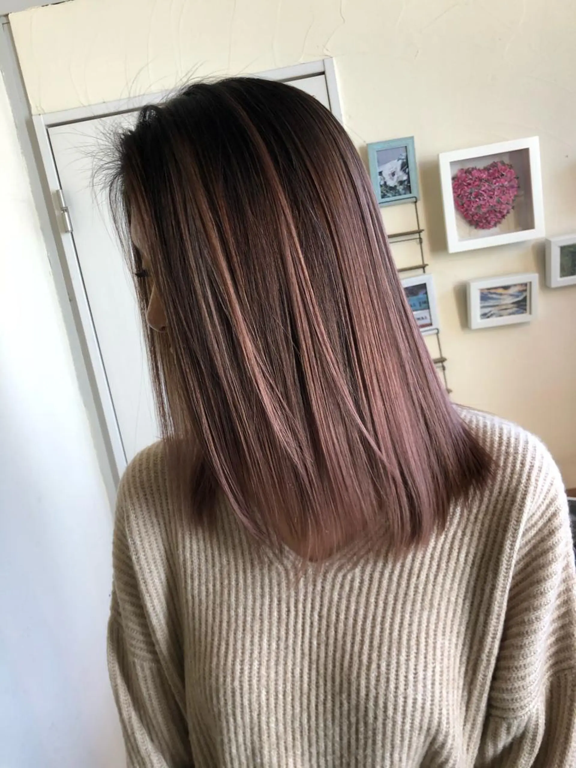 ミディアム カット ヘアカラー 韓国レイヤー外国人風 透明感カラー髪質改善のヘアスタイル