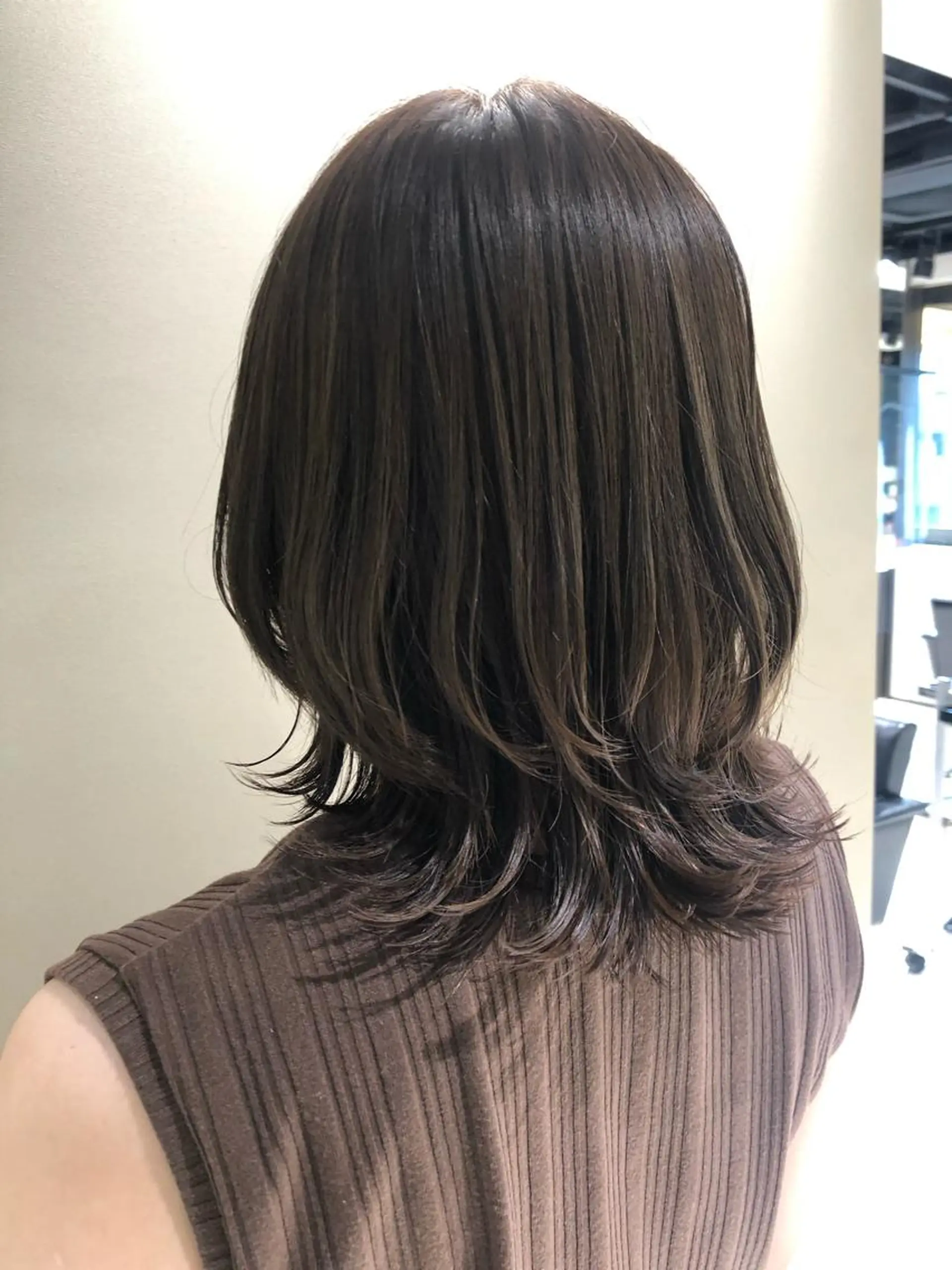 ミディアム カラー パーマ ヘアアレンジ くびれヘア カット ヘアカラー トリートメント 【似合うが見つかる】 Hanaのヘアスタイル