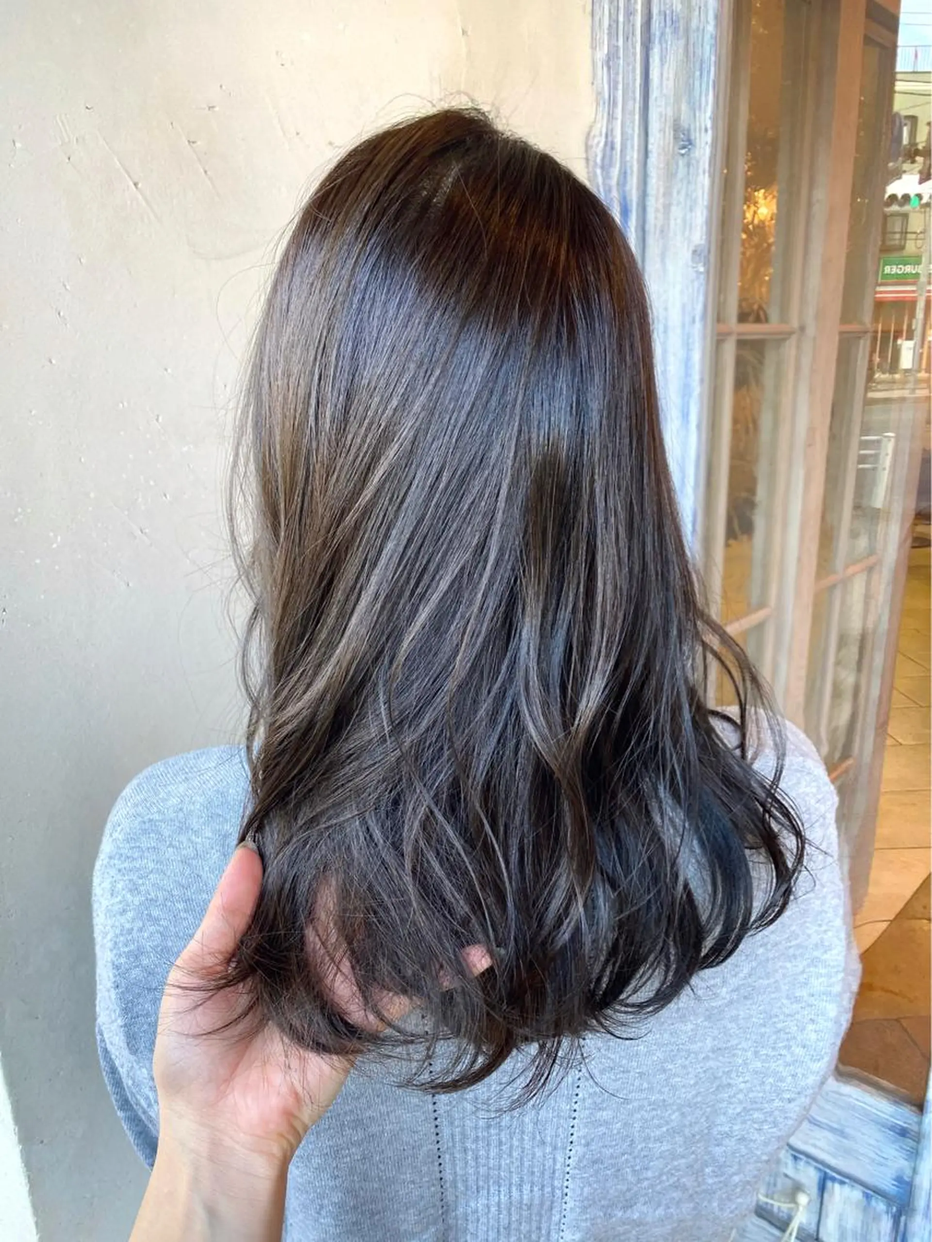 セミロング カラー ブリーチ グレージュ ブリーチなしカラー 森 早希絵のヘアスタイル