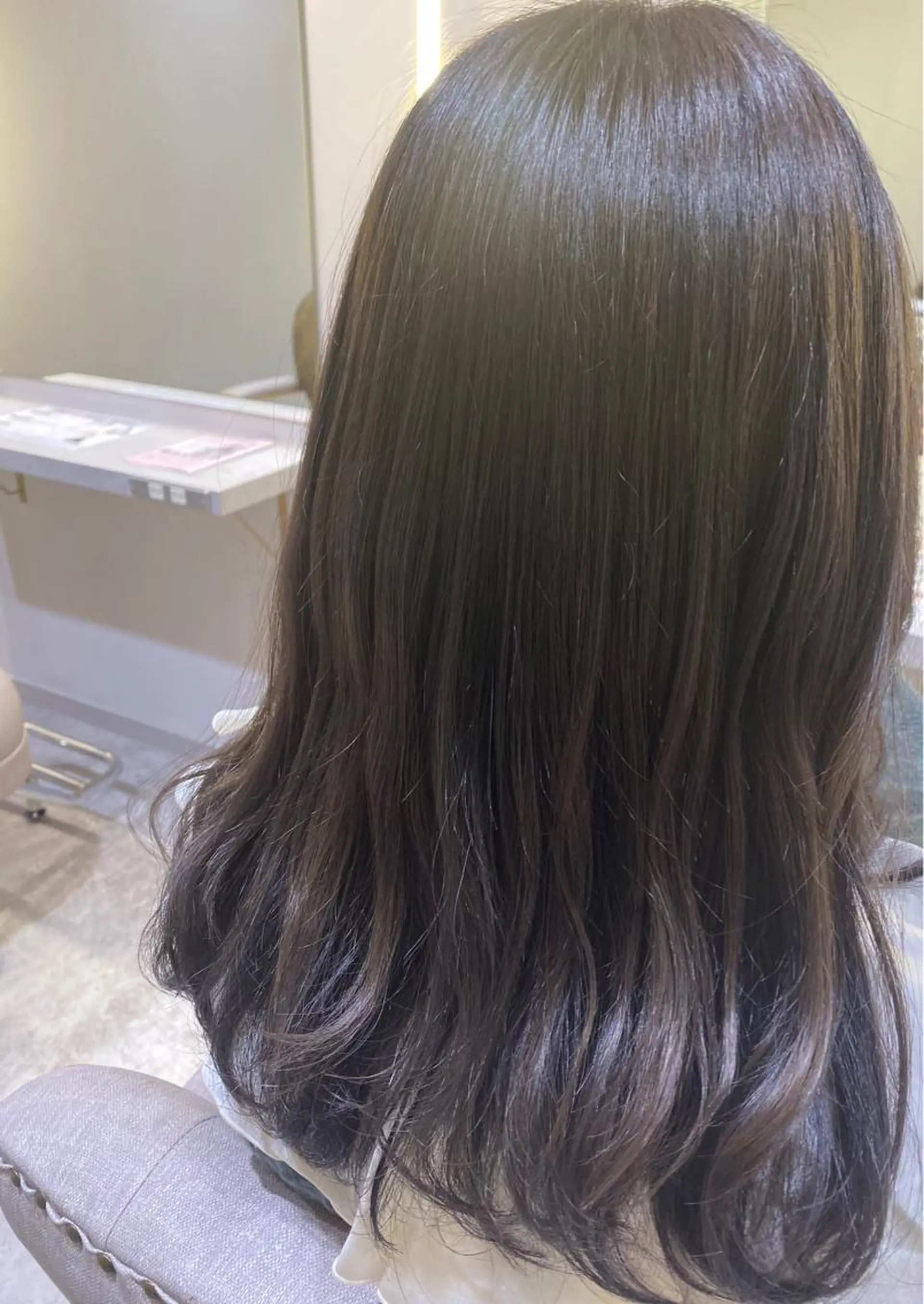 セミロング カラー RIYA❤︎ Aujuaソムリエのヘアスタイル
