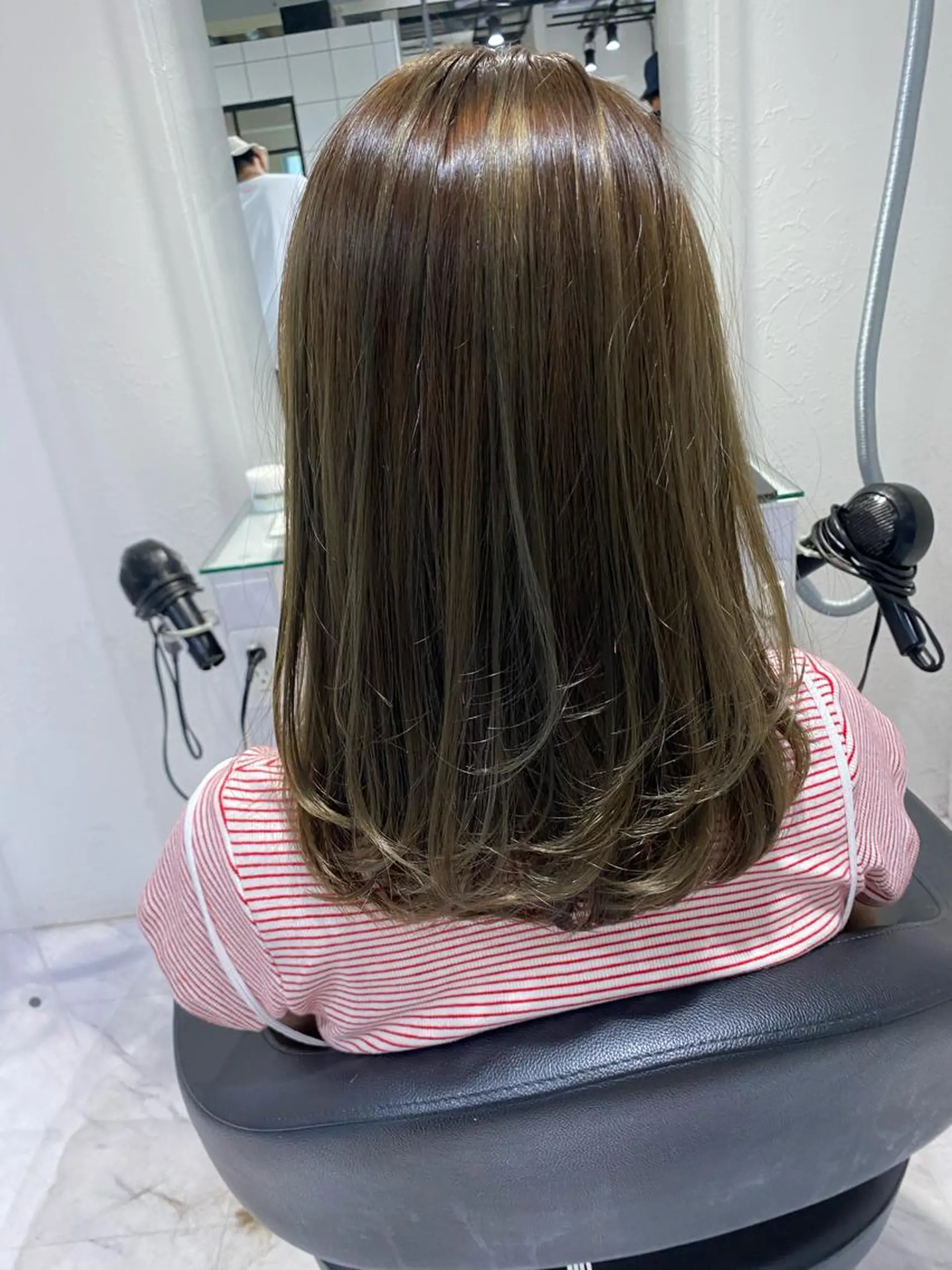 セミロング カラー ベージュカラー オリーブベージュ 赤み消し韓国ヘア レイヤー縮毛🤍渡邉のヘアスタイル