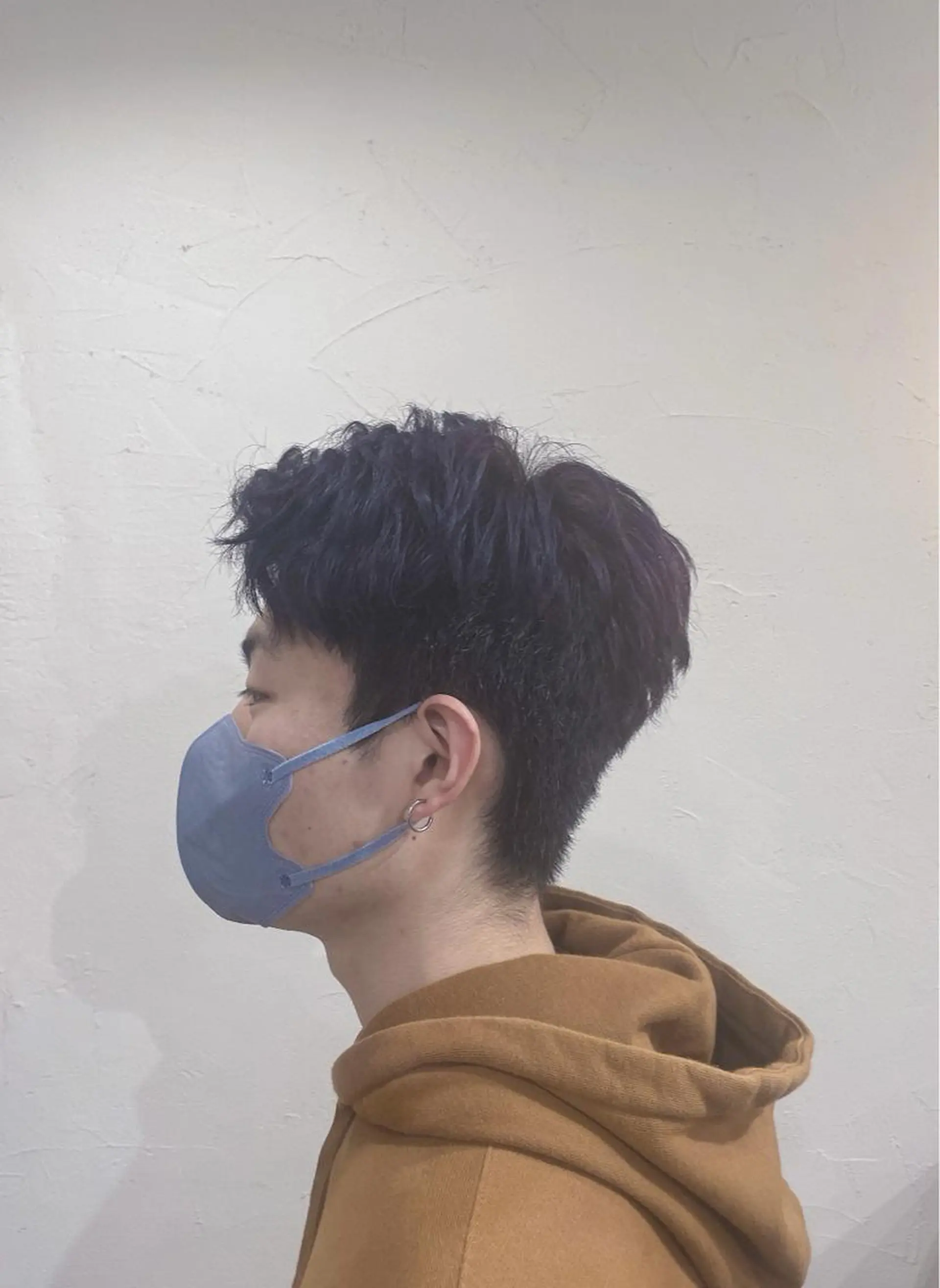 ショート カラー メンズ メンズブリーチ 黒髪 ブリーチ バイオレットカラー かんばら りょーいのヘアスタイル