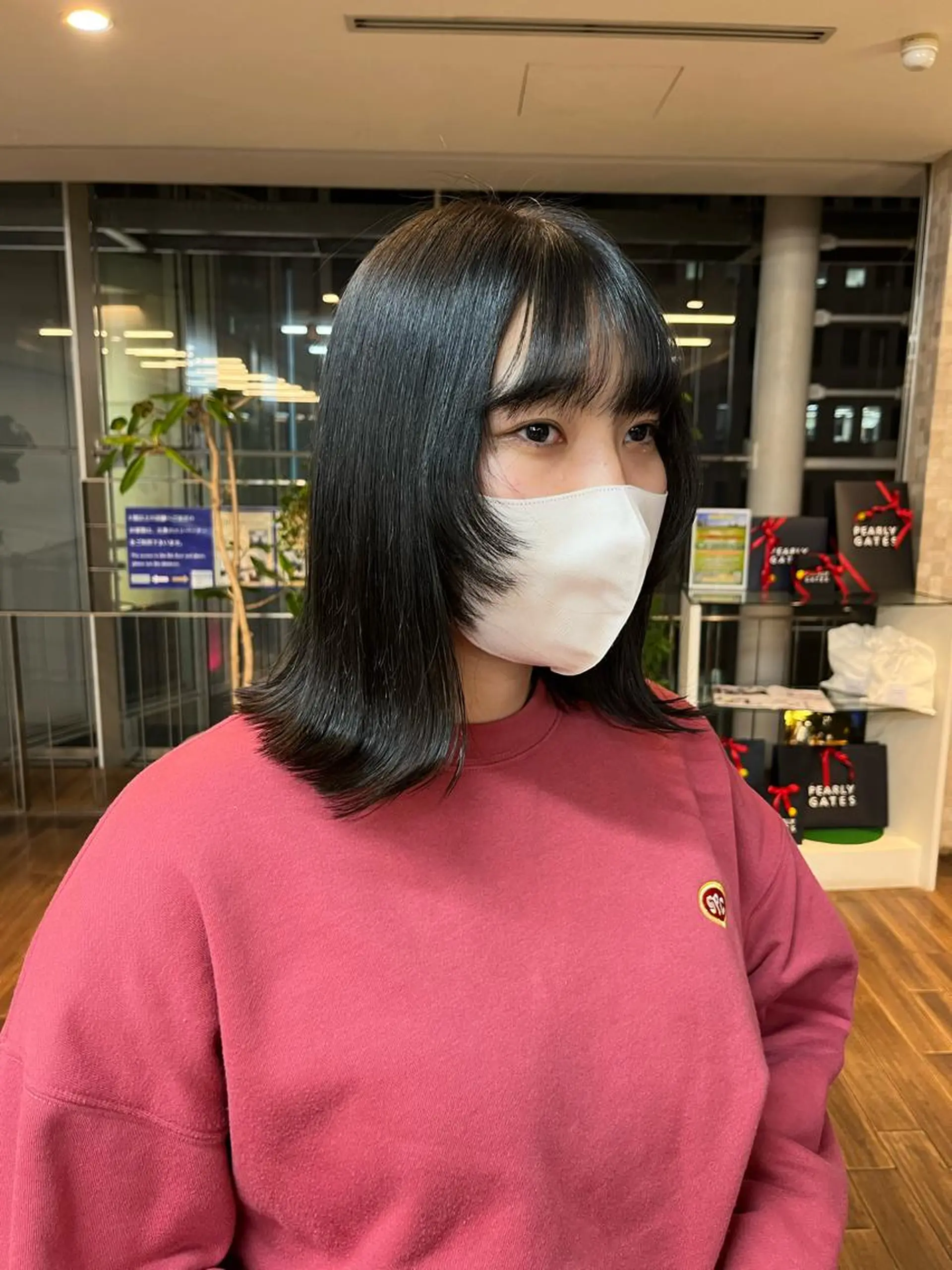 ミディアム カラー グレージュ レイヤーカット/ 透明感カラー/カナのヘアスタイル